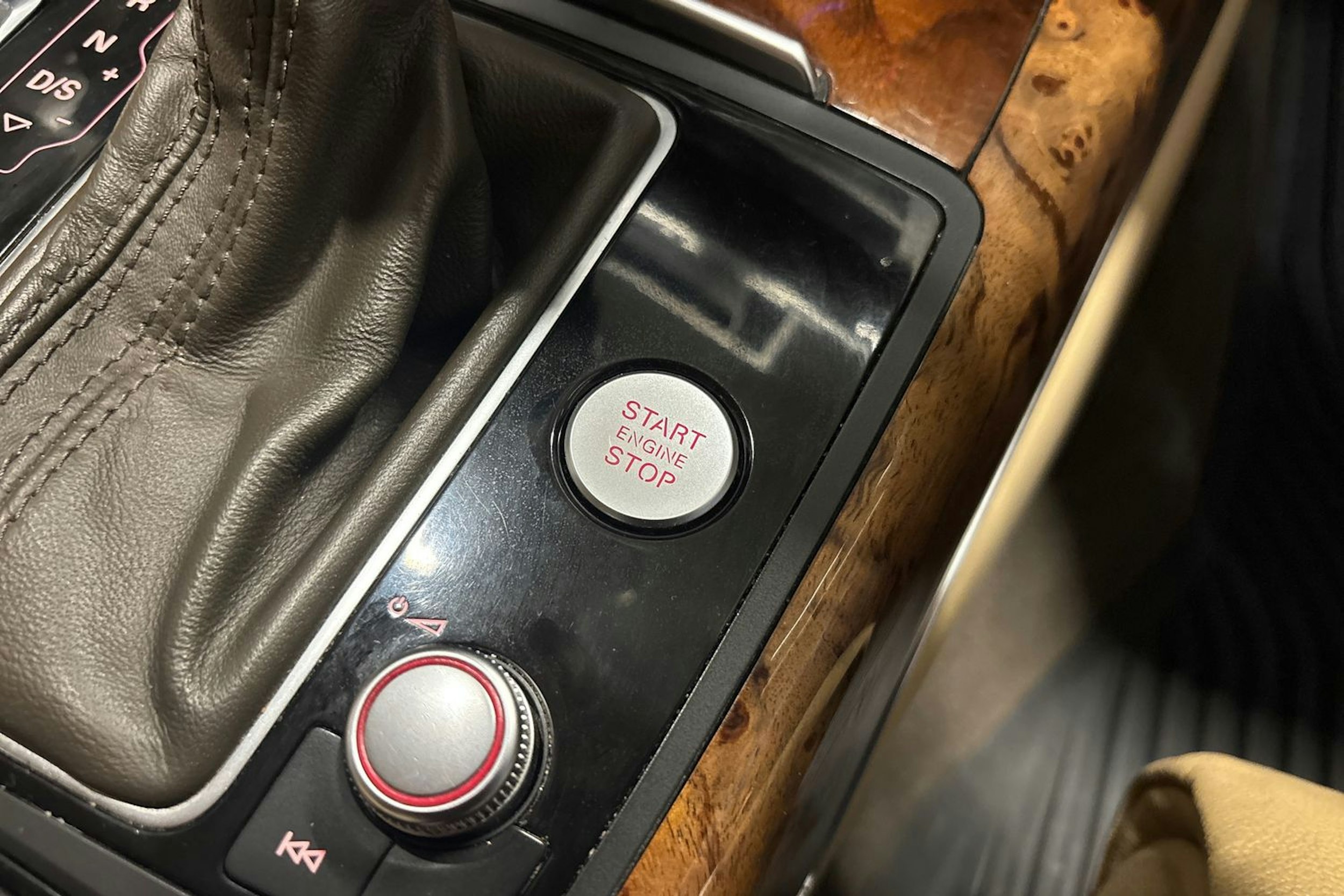 sininen Audi A7 2012 kuva 30.