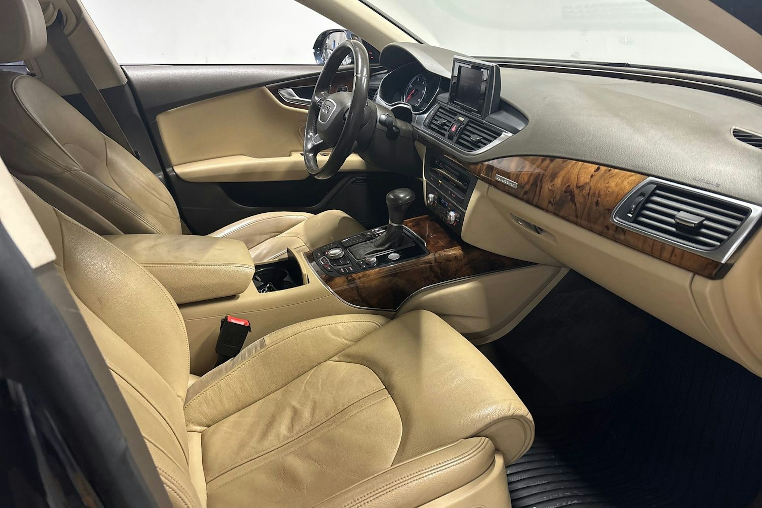 sininen Audi A7 2012 kuva 31.