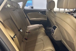 sininen Audi A7 2012 kuva 32.