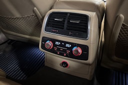 sininen Audi A7 2012 kuva 33.