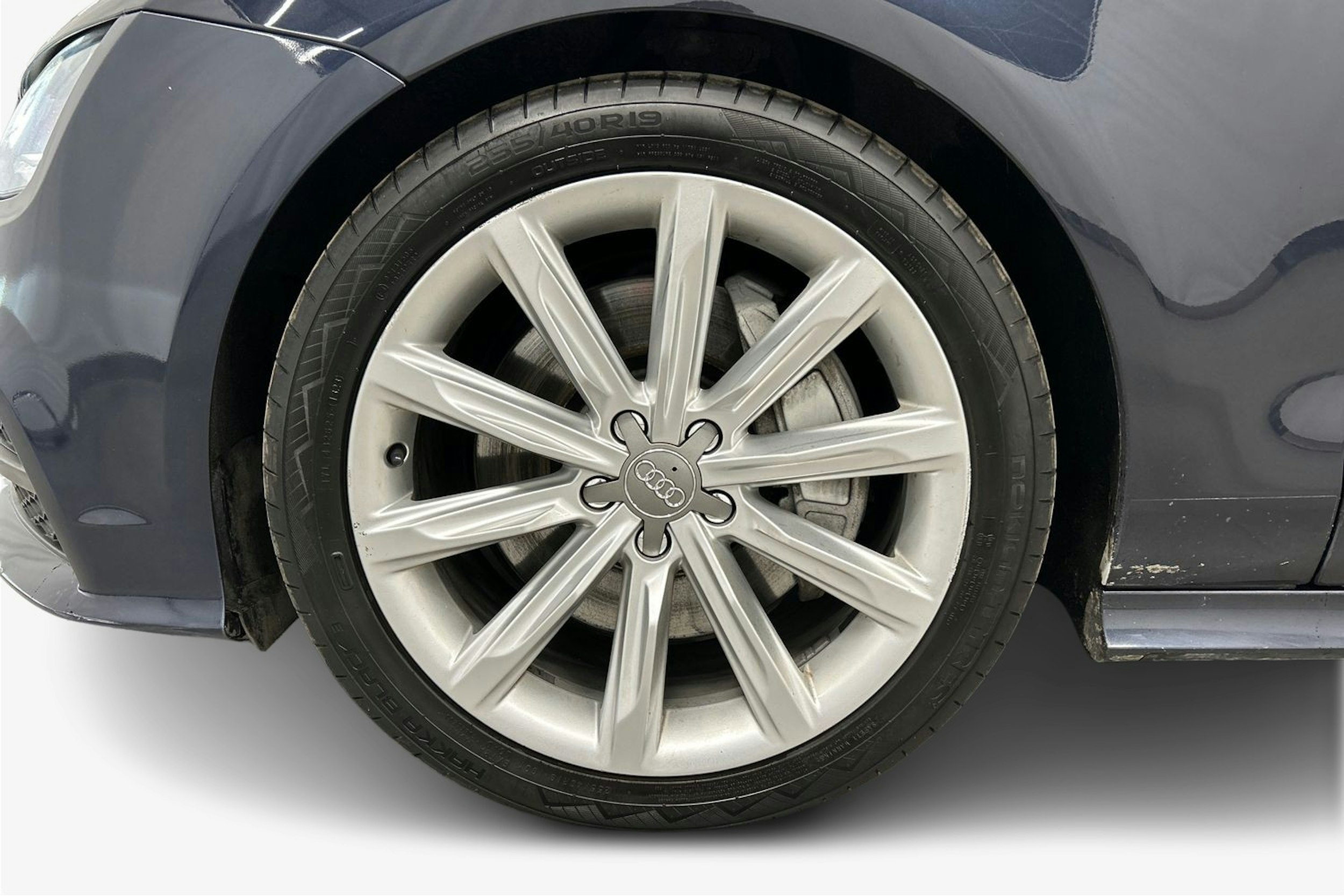 sininen Audi A7 2014 kuva 11.