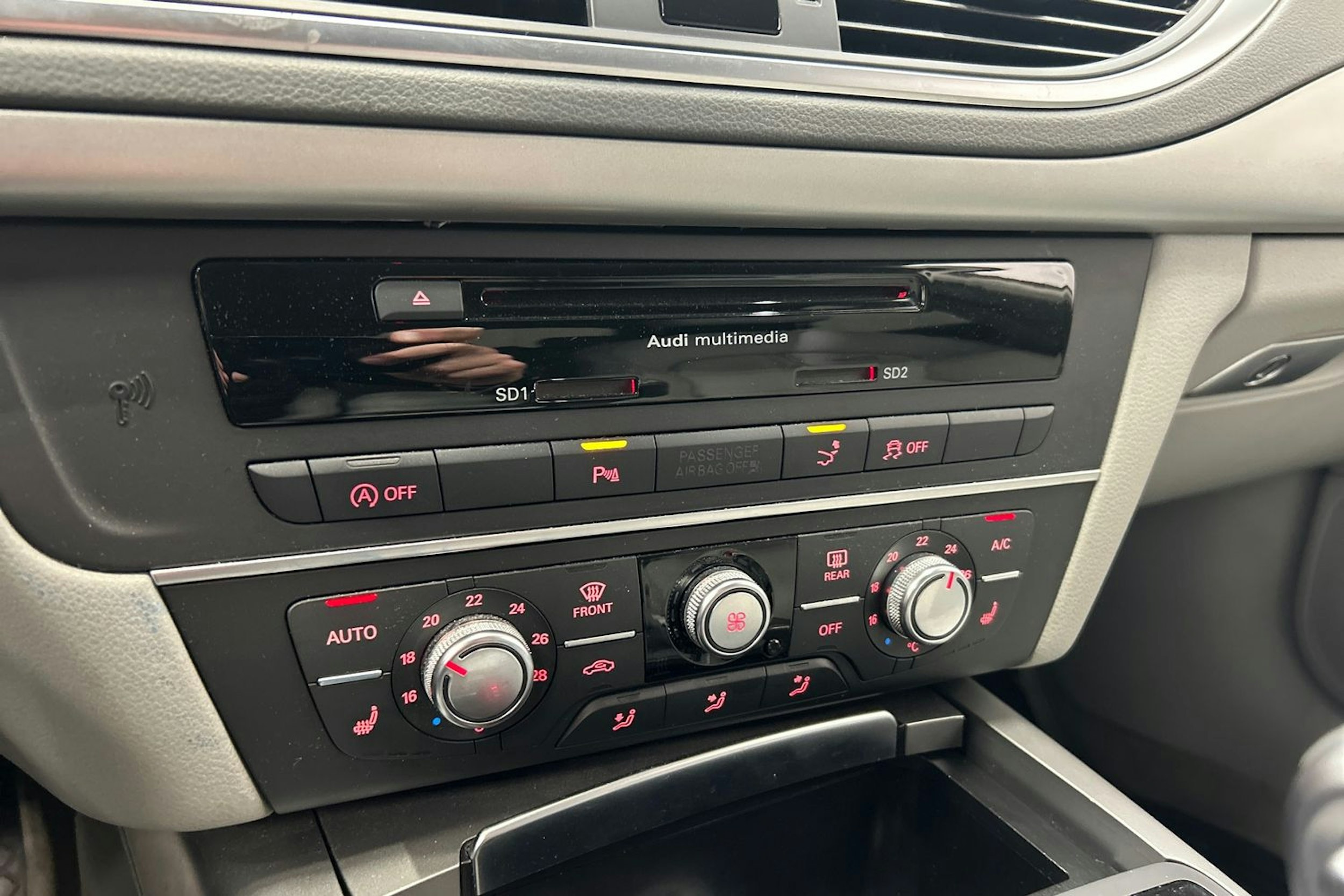 sininen Audi A7 2014 kuva 25.