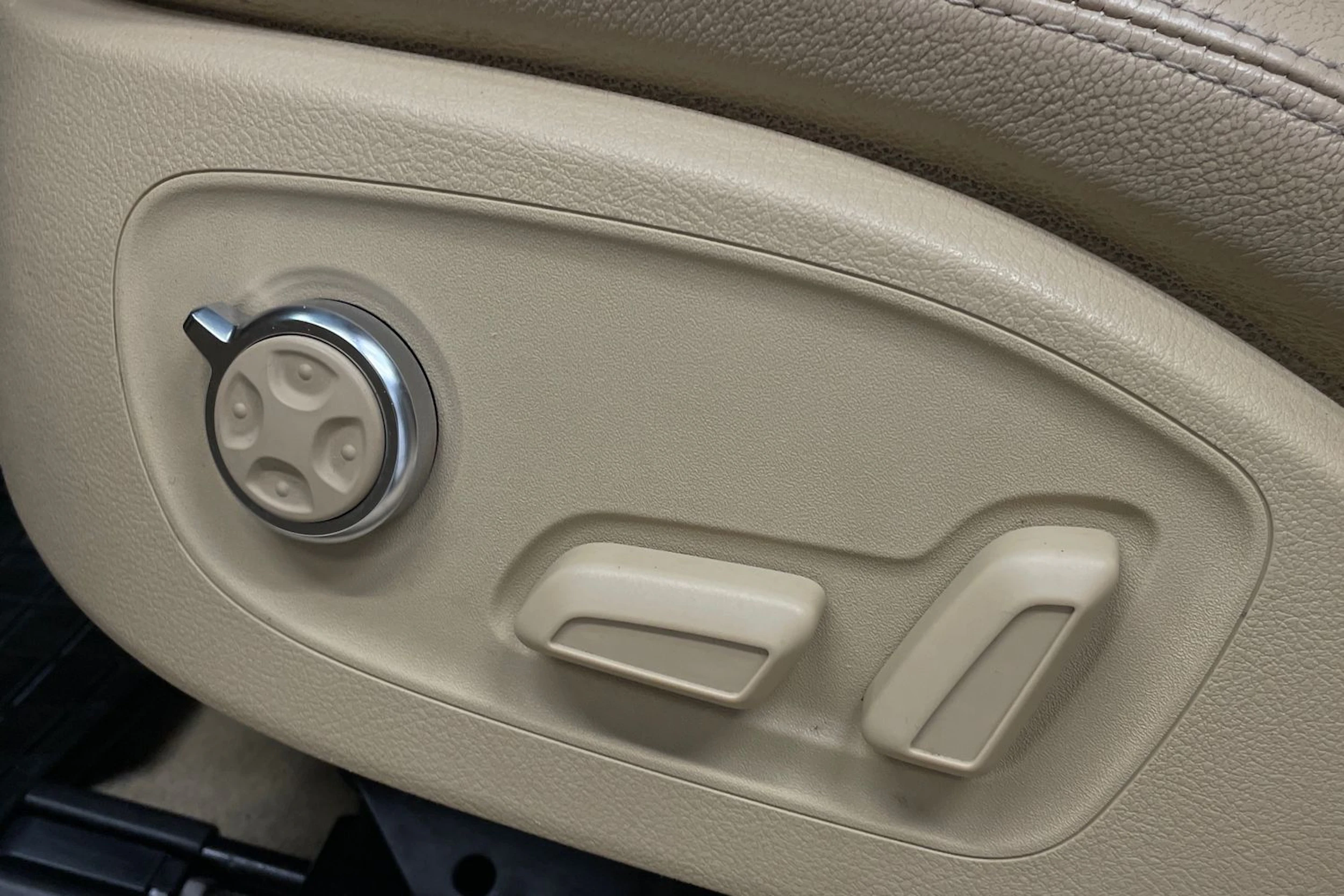 Ruskea (beige) Audi A7 2014 kuva 12.