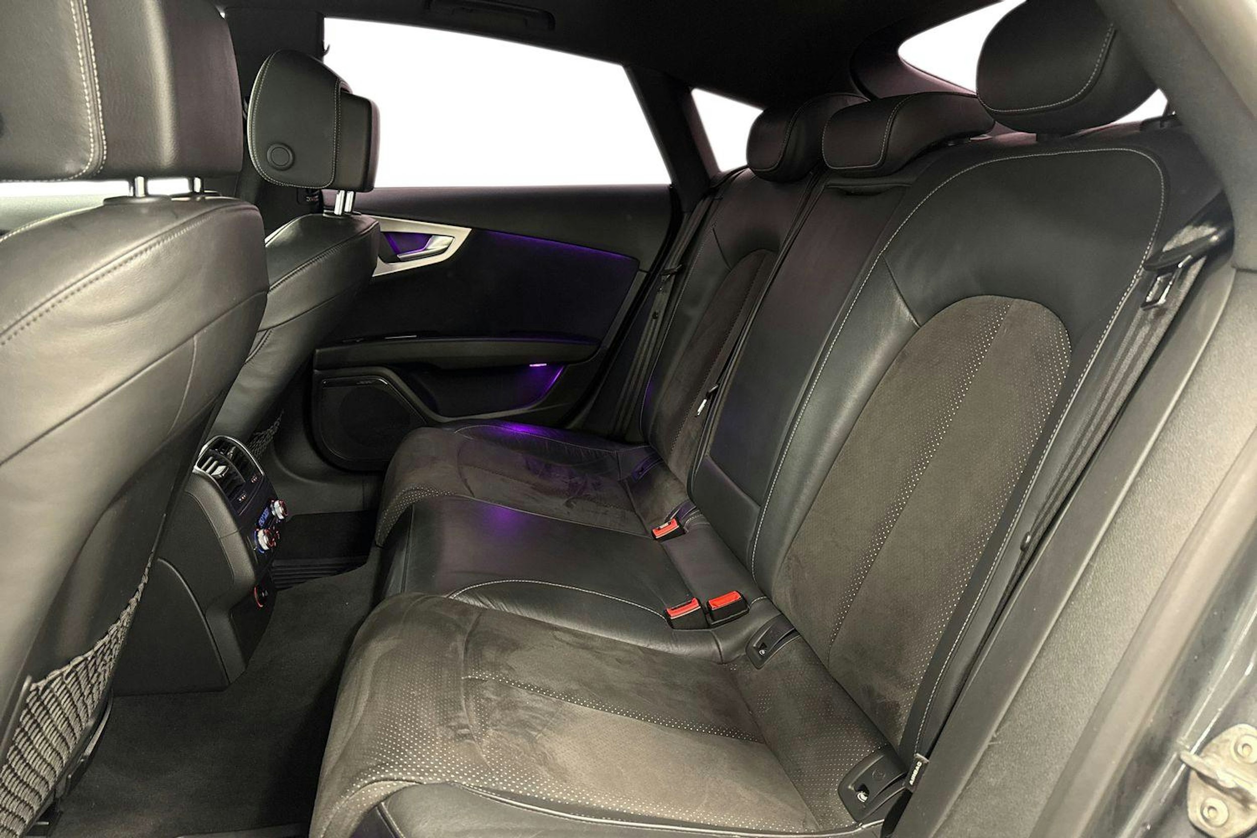 Harmaa Audi A7 2015 kuva 10.