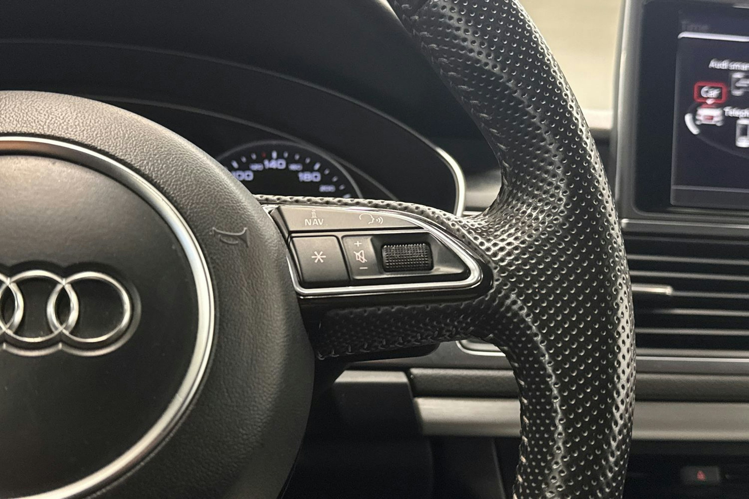Harmaa Audi A7 2015 kuva 17.