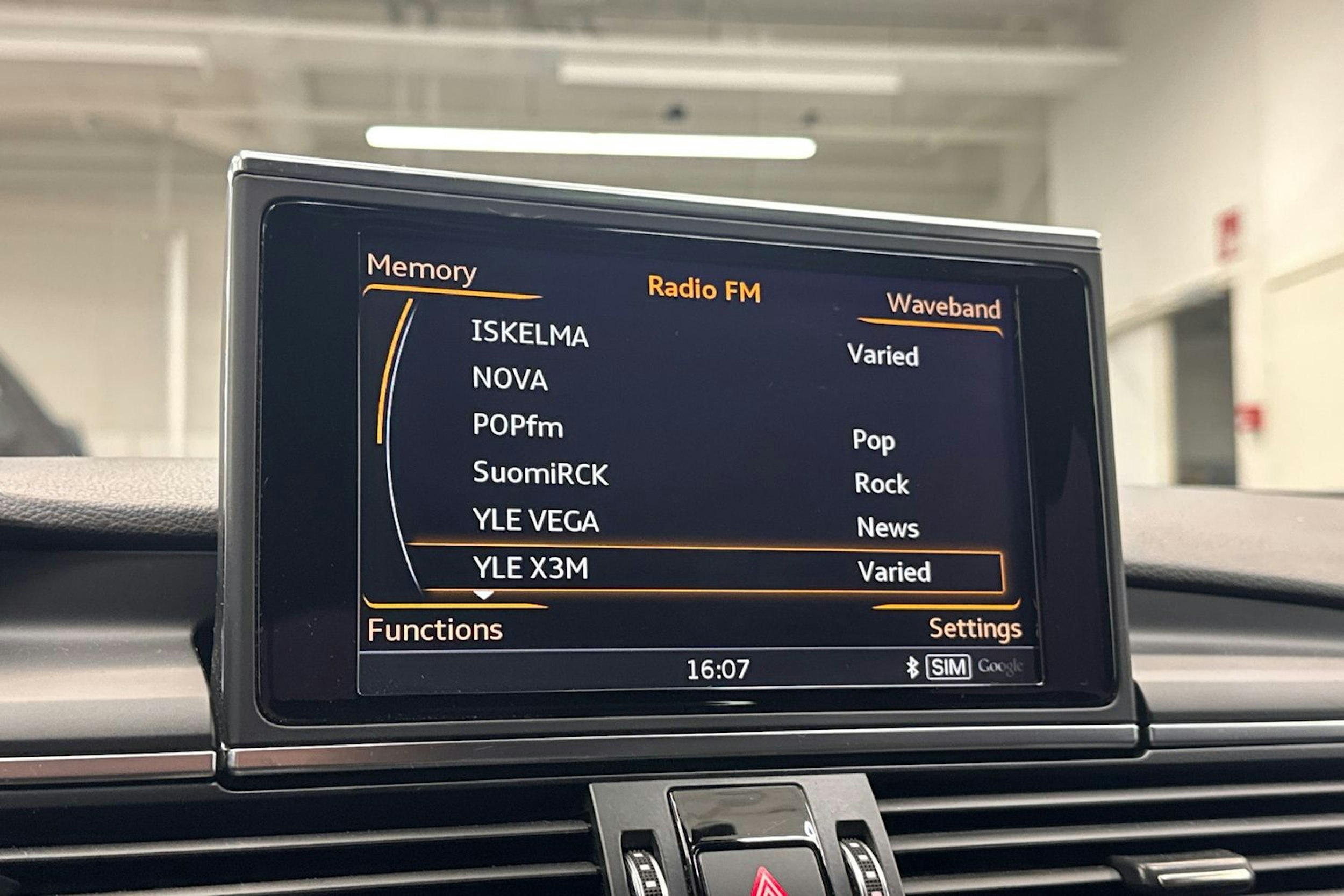 Harmaa Audi A7 2015 kuva 30.