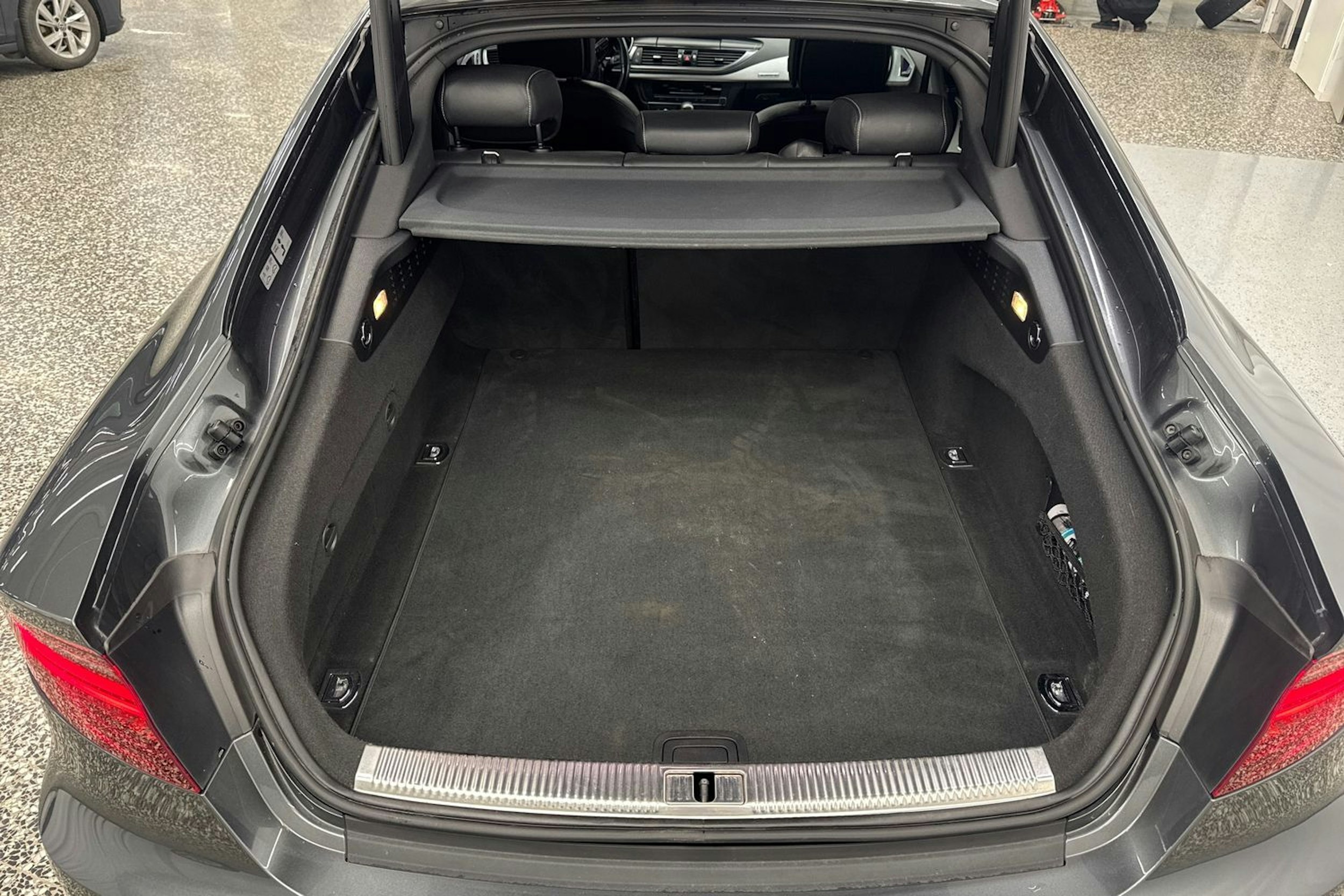Harmaa Audi A7 2015 kuva 42.