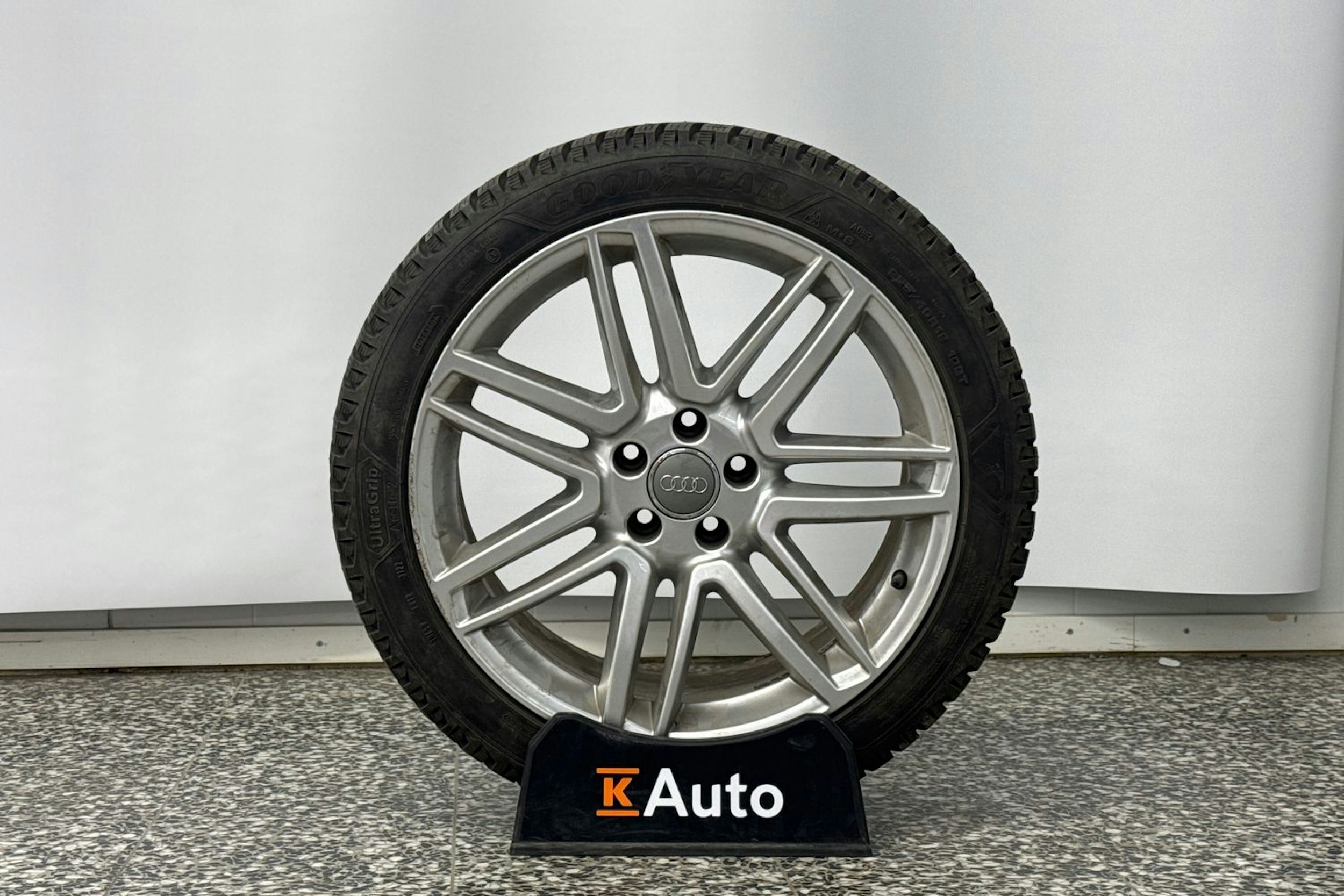 Harmaa Audi A7 2015 kuva 46.