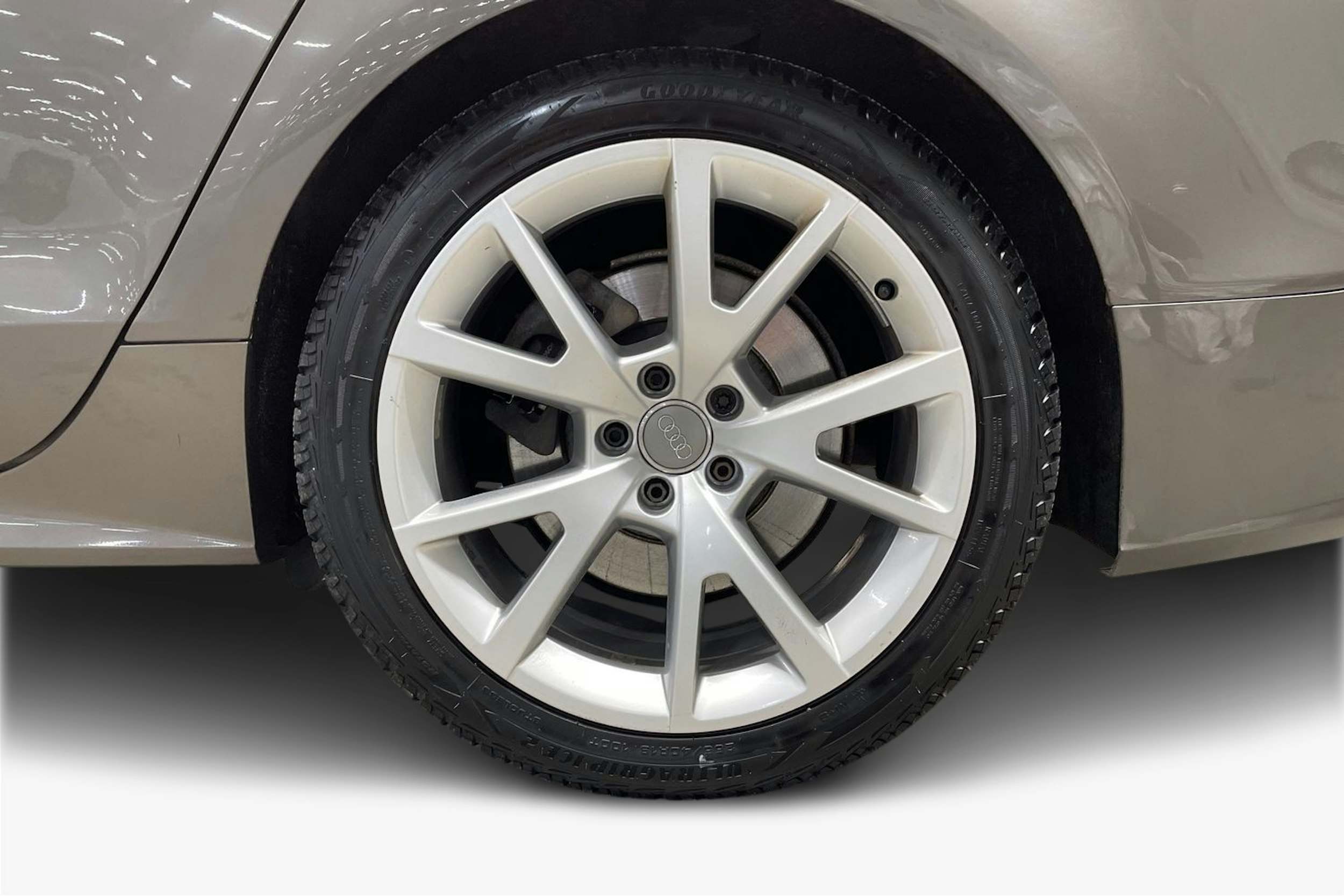 harmaa Audi A7 2015 kuva 11.