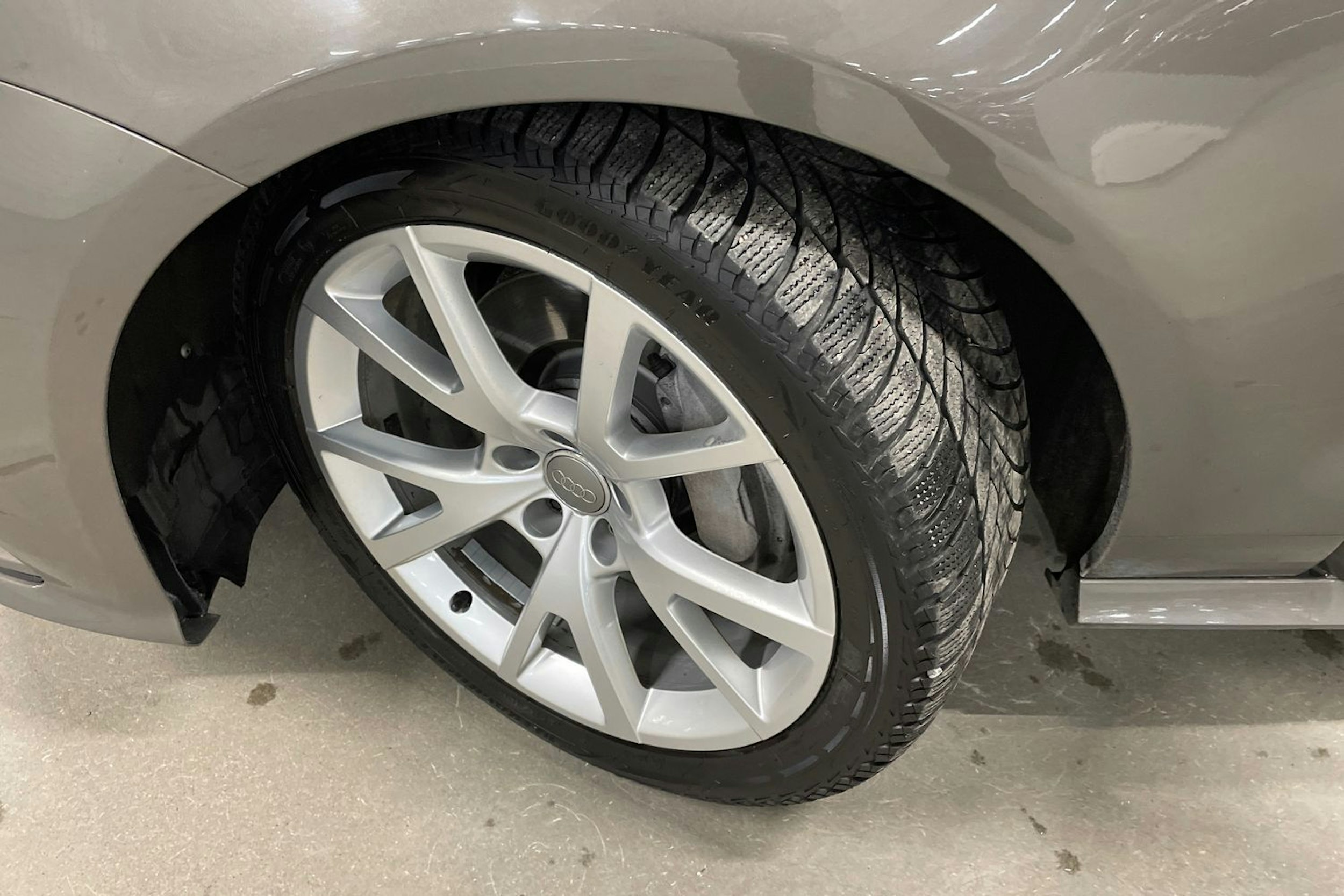 harmaa Audi A7 2015 kuva 13.