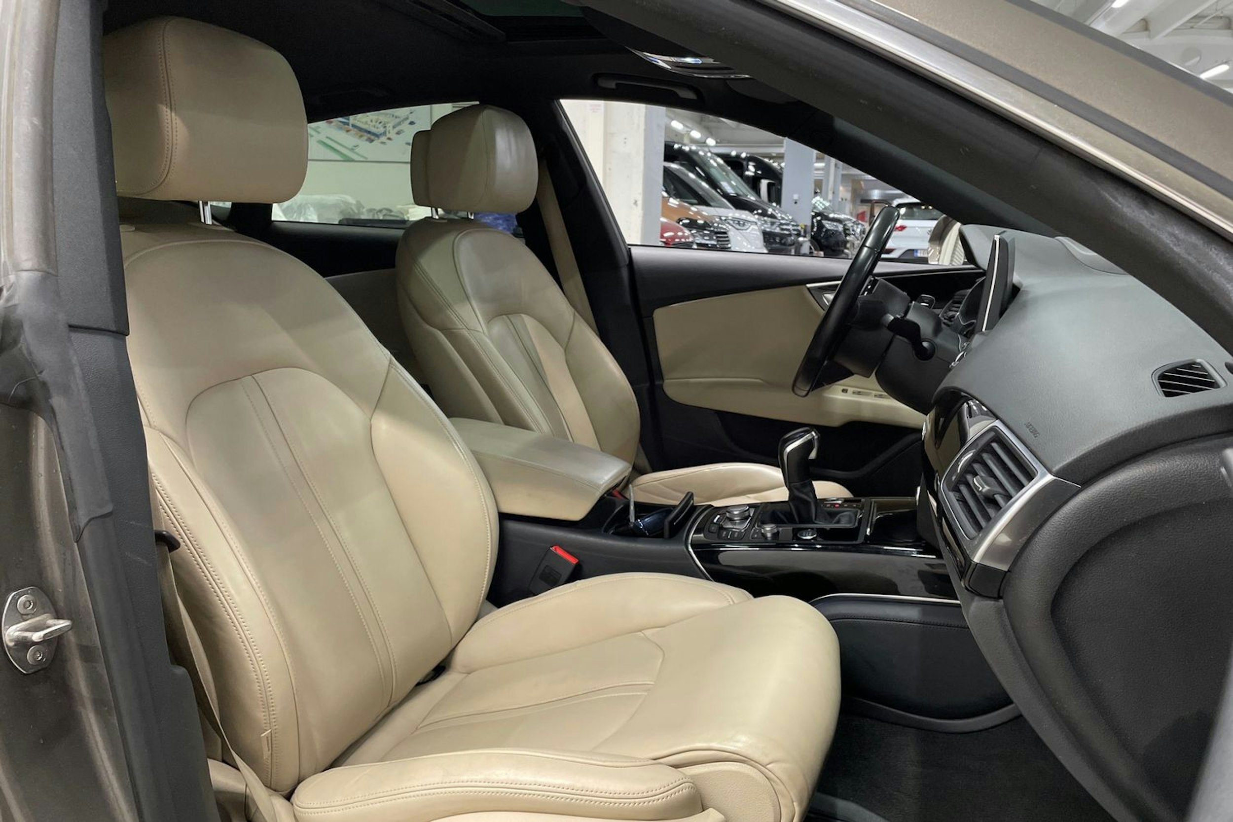 harmaa Audi A7 2015 kuva 32.