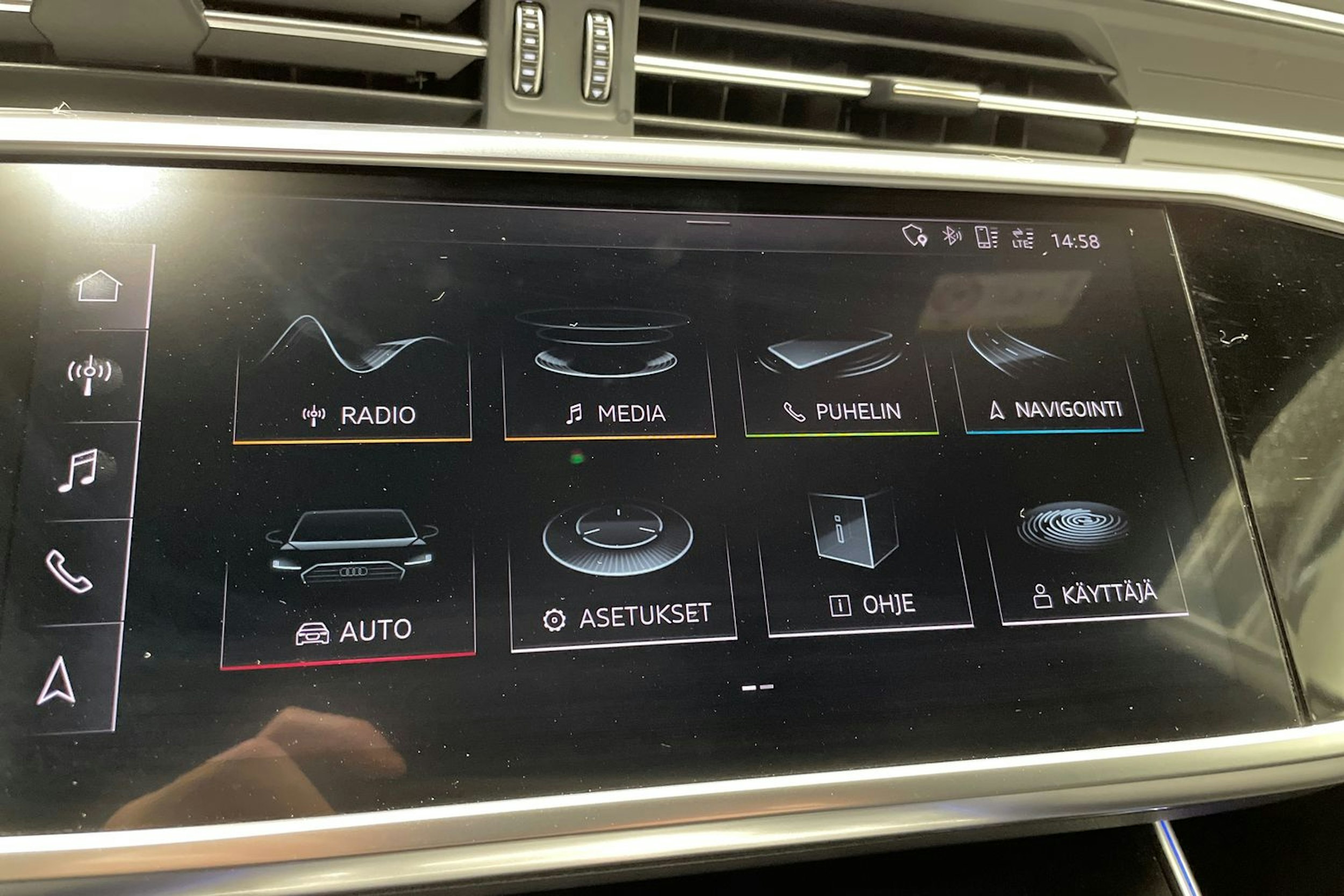 harmaa Audi A7 2018 kuva 17.