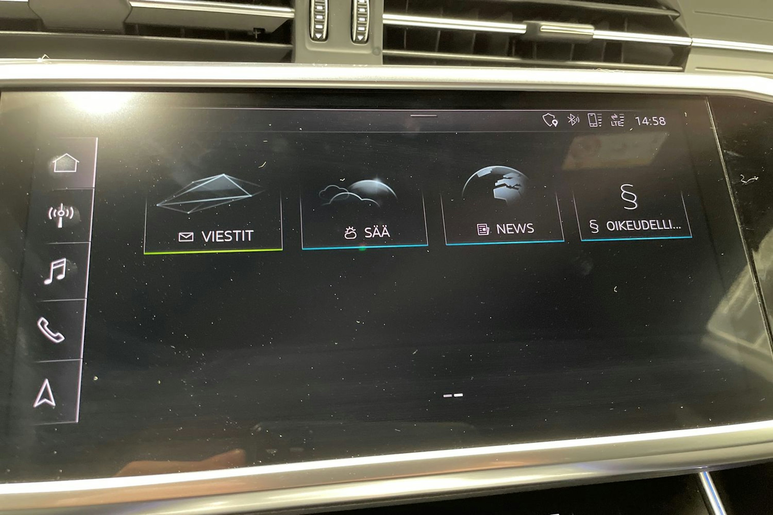 harmaa Audi A7 2018 kuva 18.