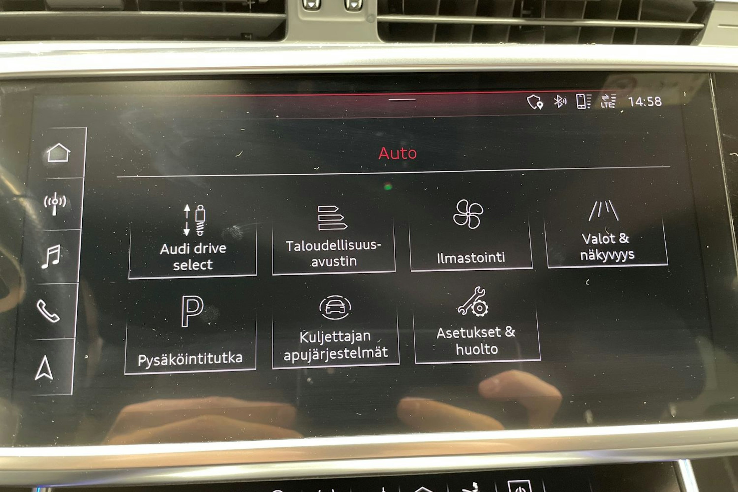 harmaa Audi A7 2018 kuva 19.