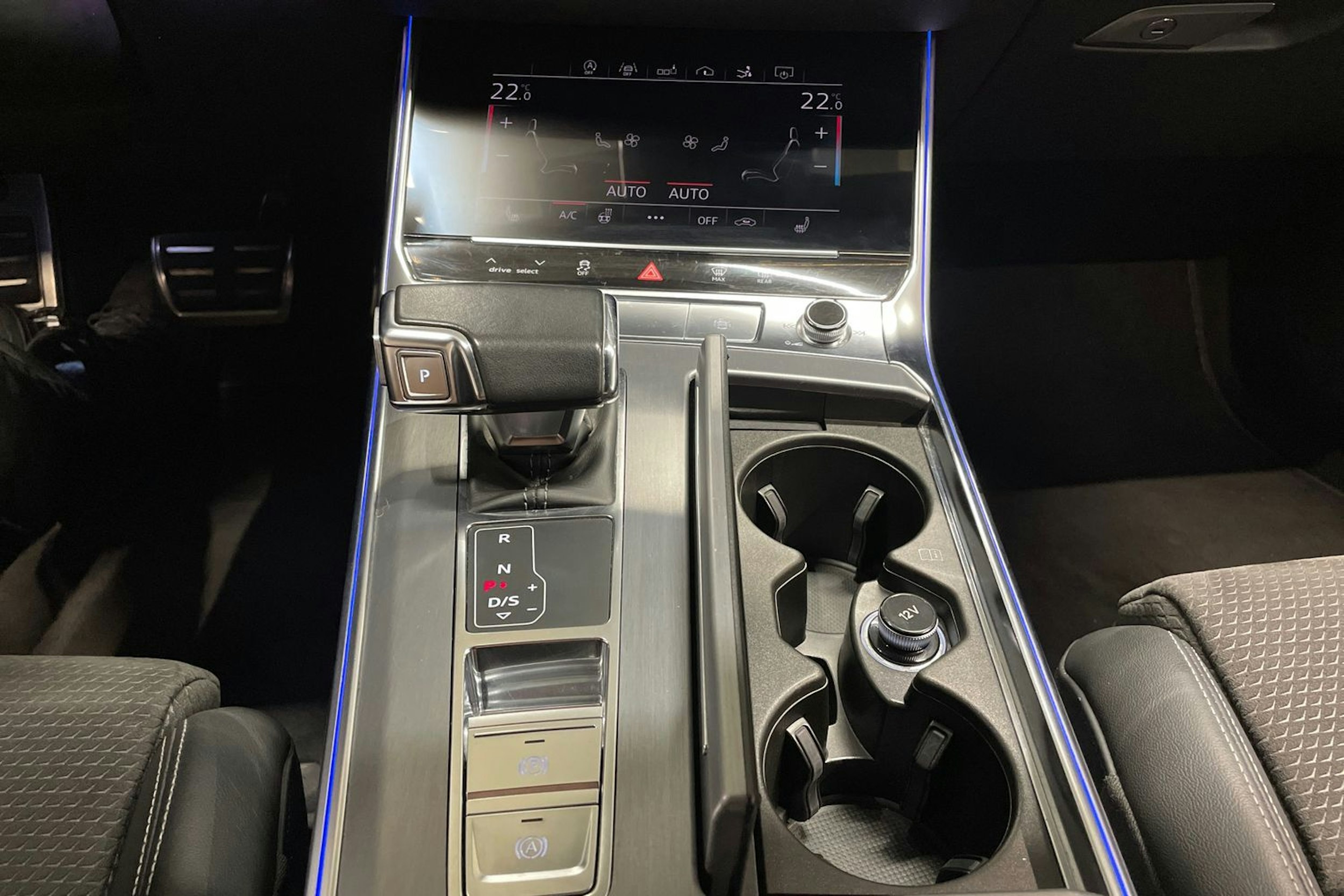 harmaa Audi A7 2018 kuva 22.