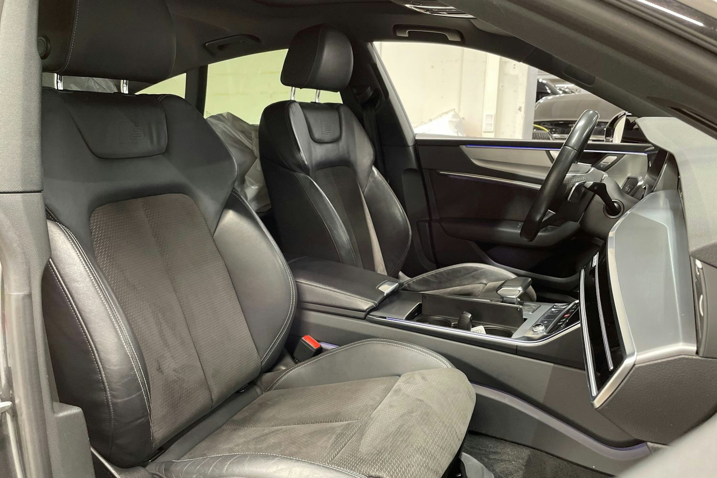 harmaa Audi A7 2018 kuva 27.