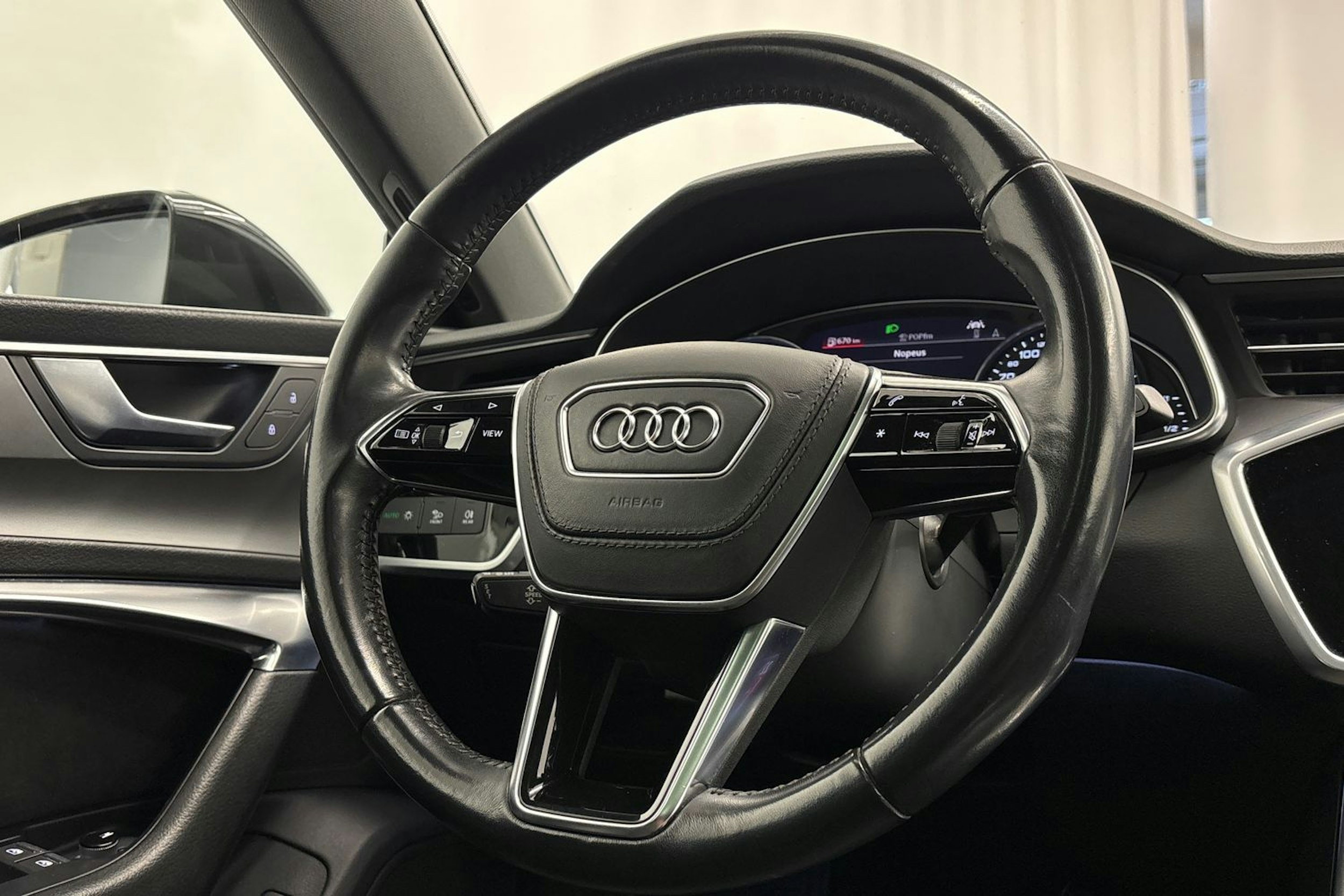 sininen Audi A7 2019 kuva 16.