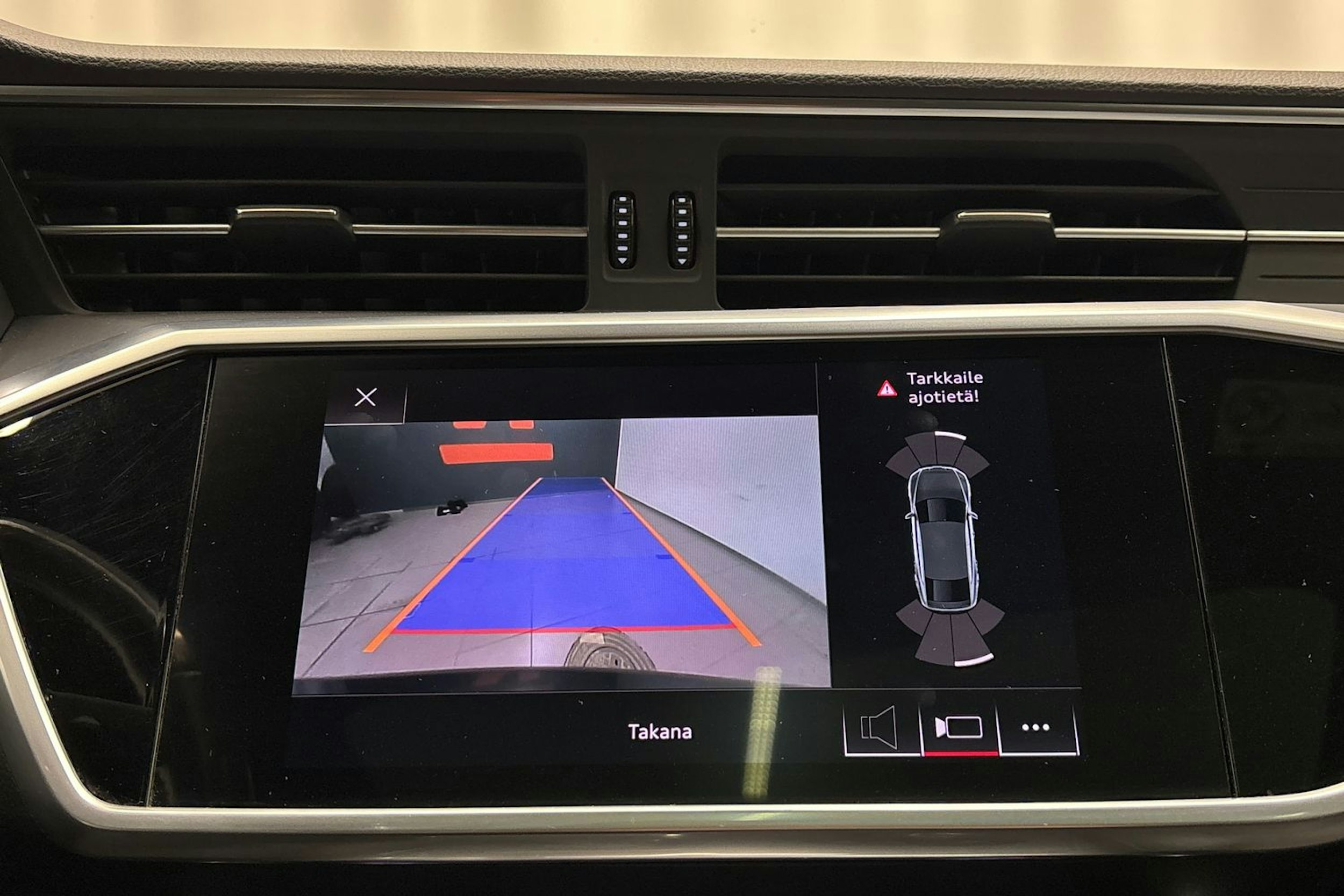 sininen Audi A7 2019 kuva 24.