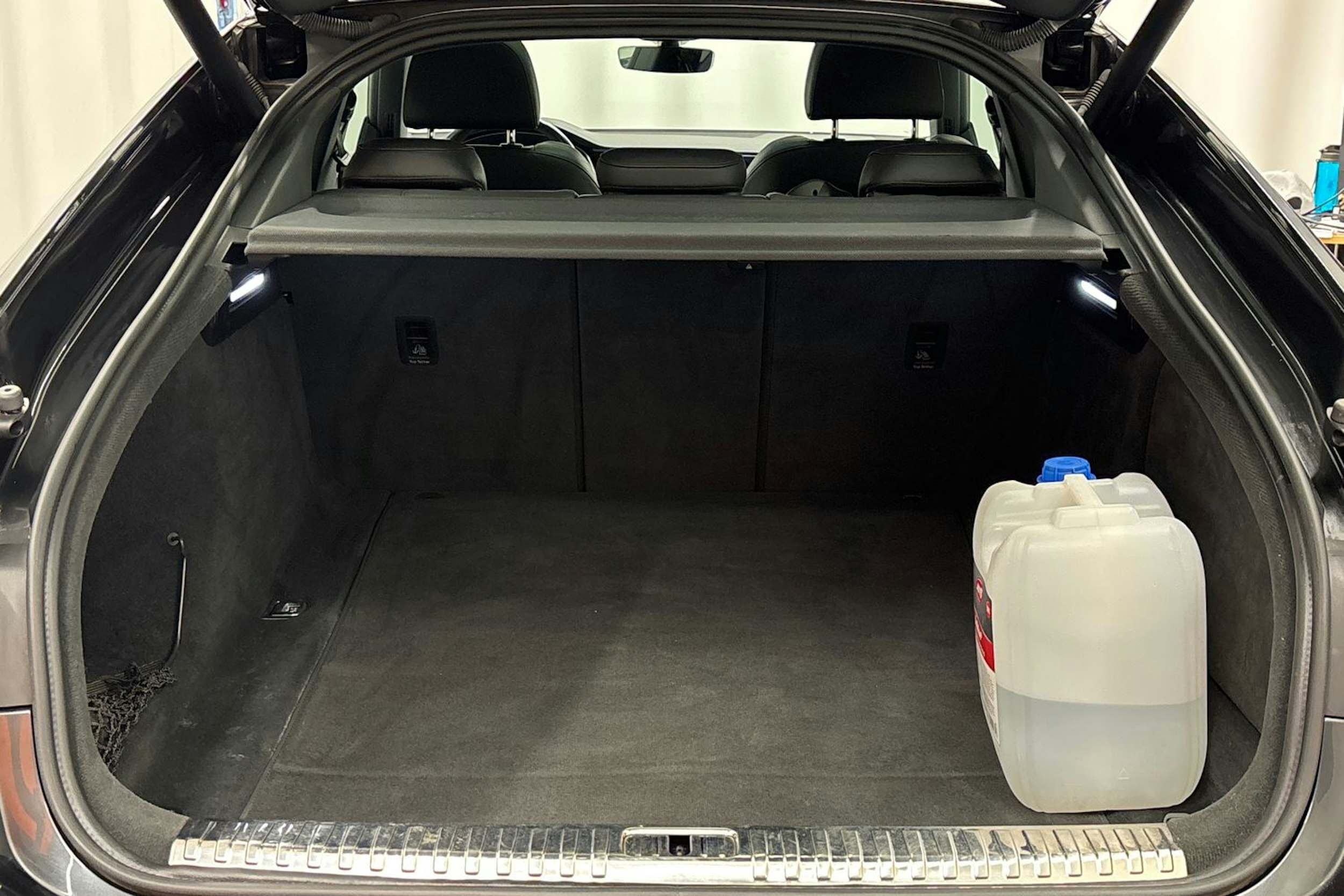 sininen Audi A7 2019 kuva 27.