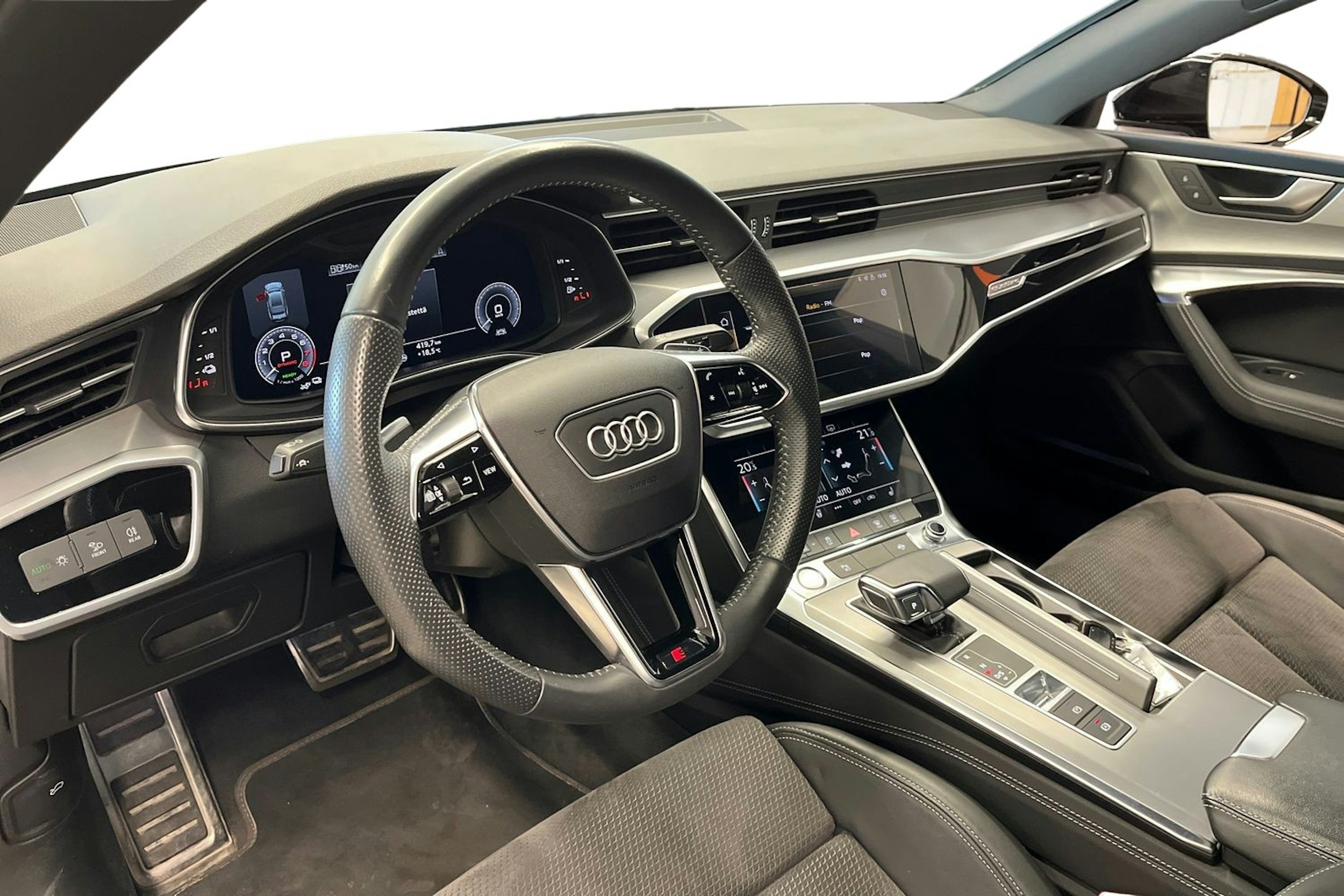 musta Audi A7 2020 kuva 7.