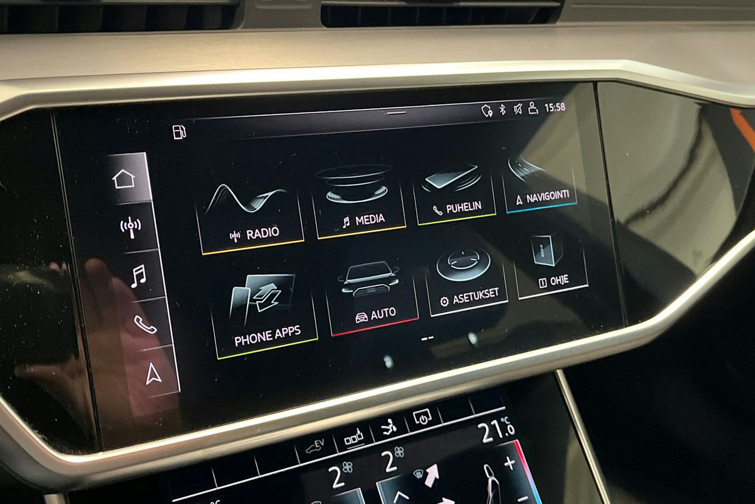 musta Audi A7 2020 kuva 19.