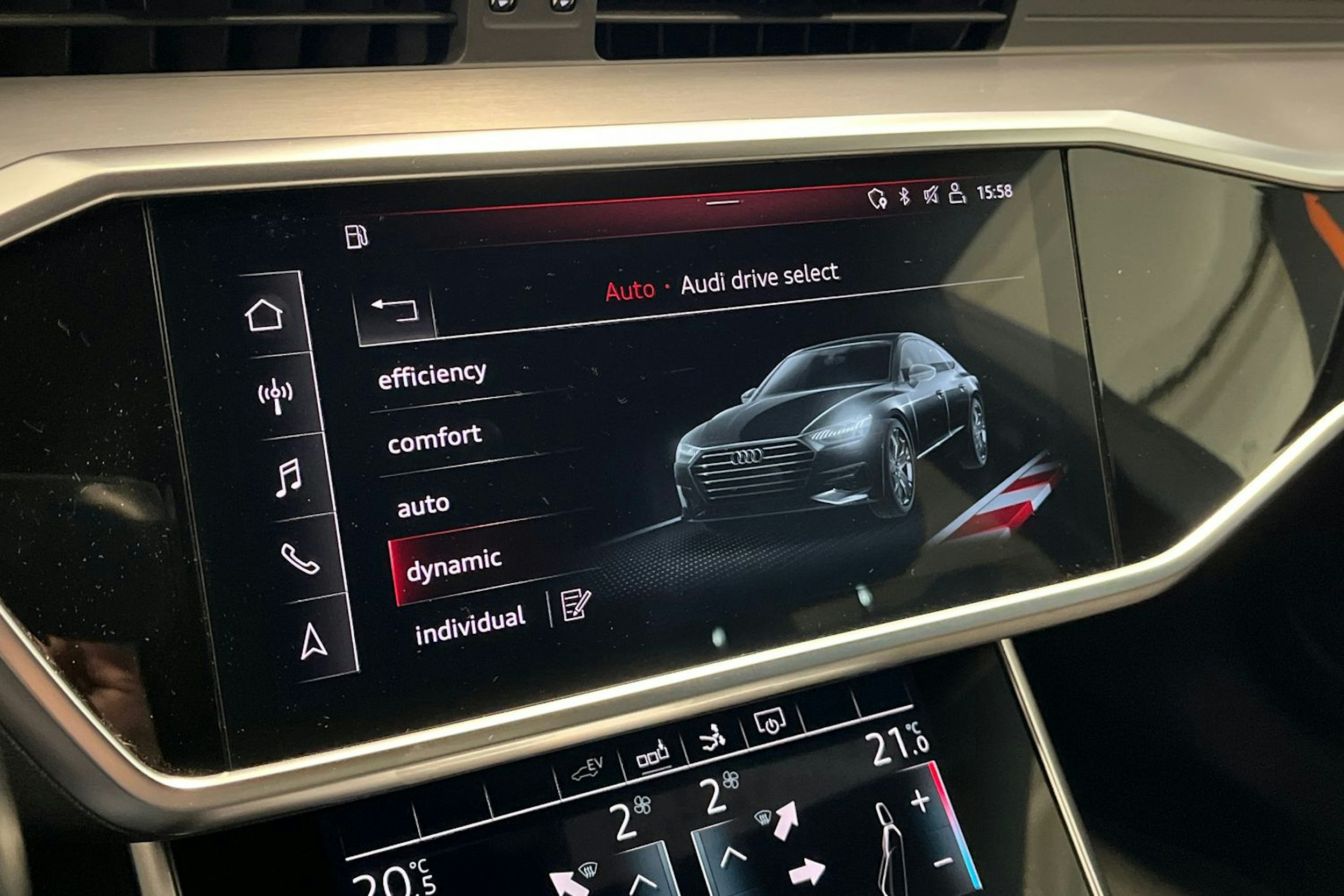 musta Audi A7 2020 kuva 20.