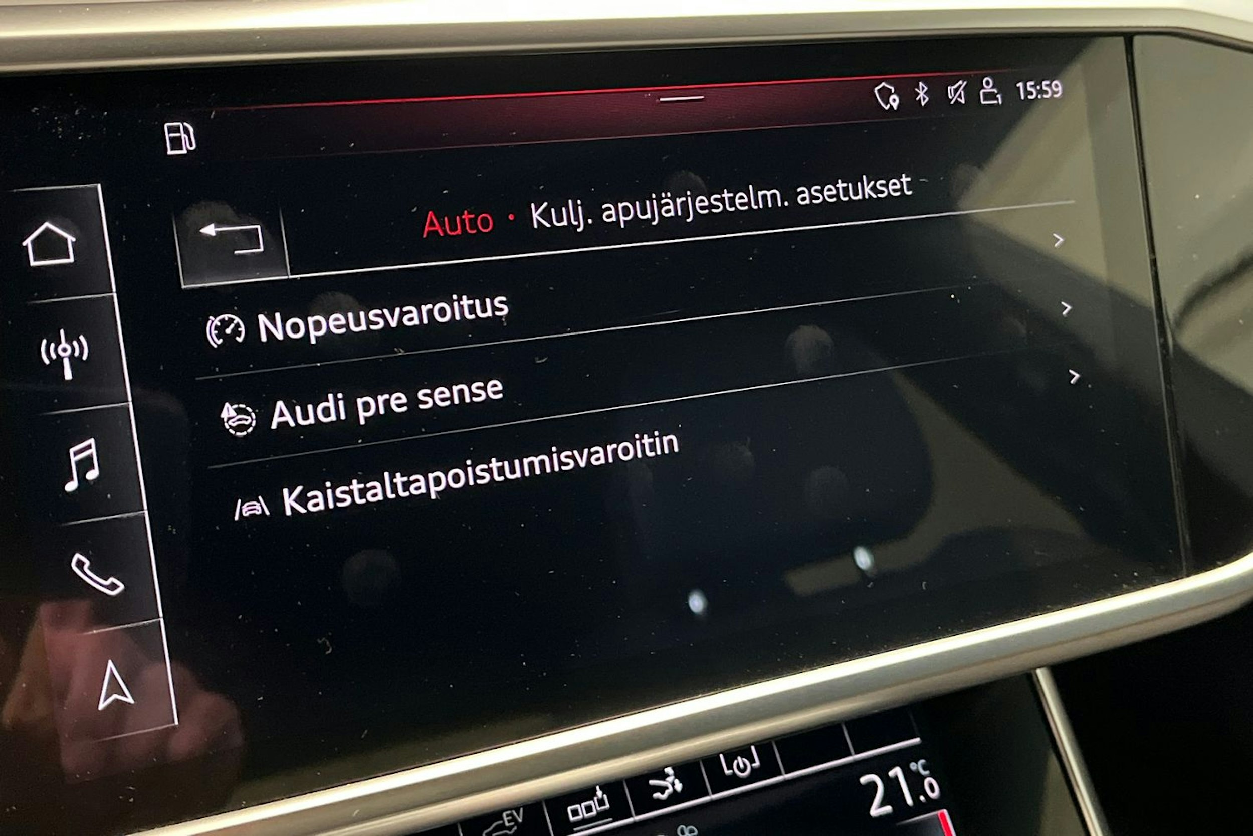 musta Audi A7 2020 kuva 23.