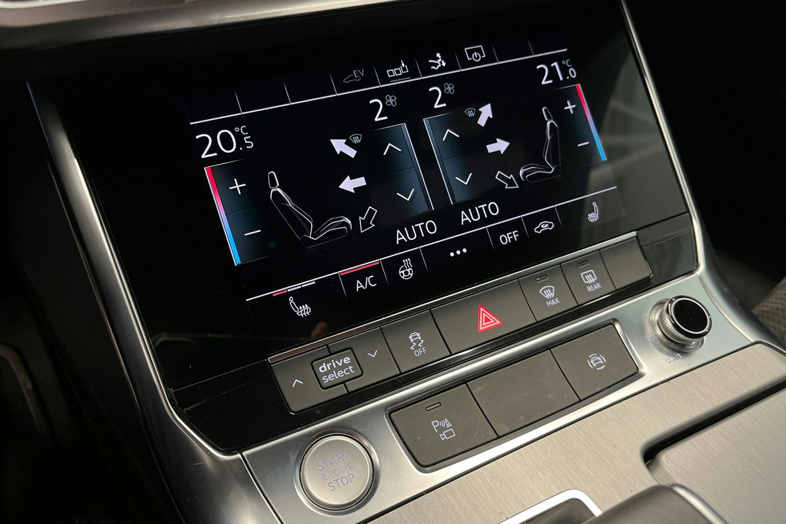 musta Audi A7 2020 kuva 27.