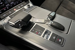 musta Audi A7 2020 kuva 28.