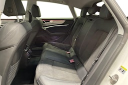 valkoinen Audi A7 2020 kuva 10.