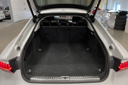 valkoinen Audi A7 2020 kuva 16.