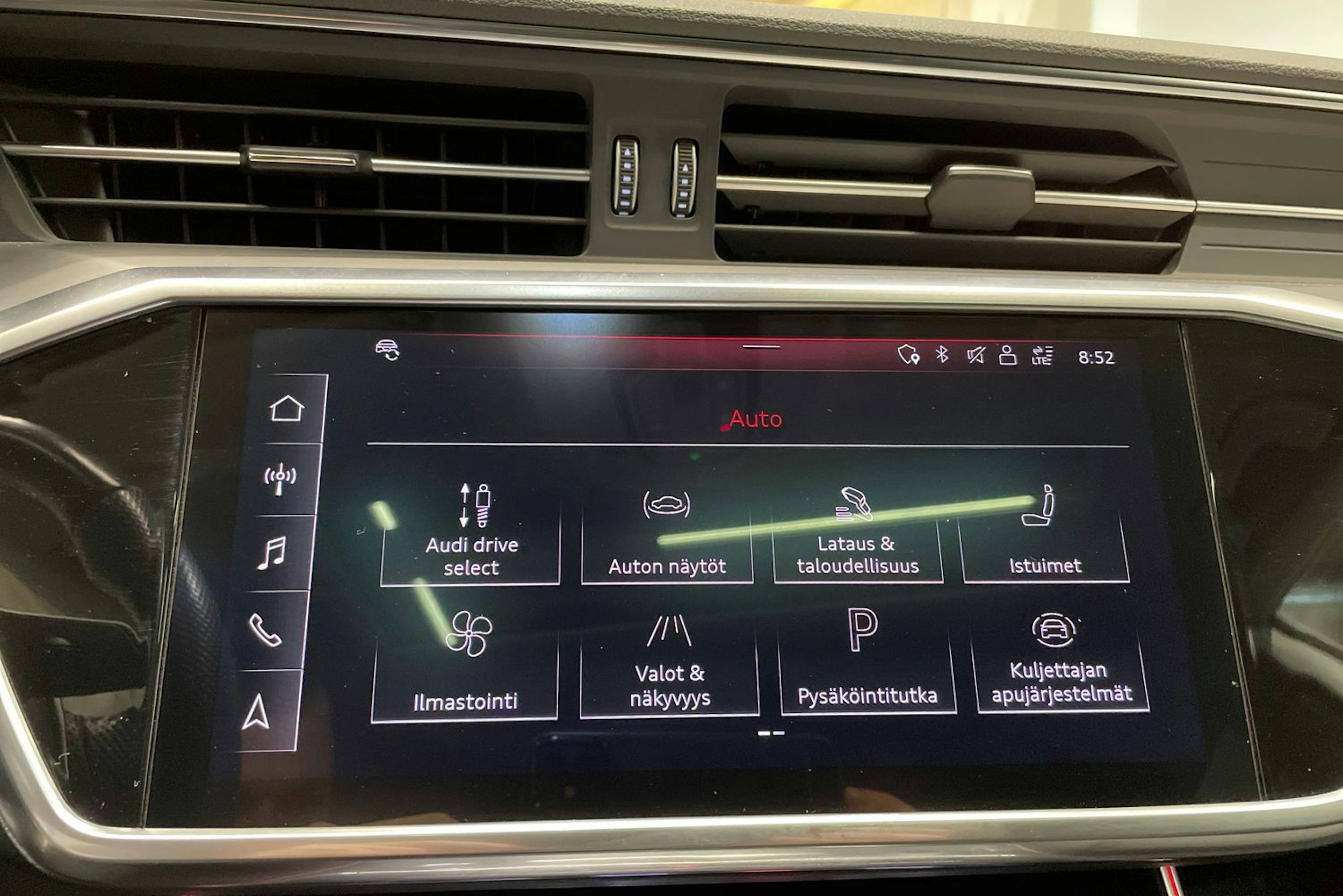 valkoinen Audi A7 2020 kuva 18.