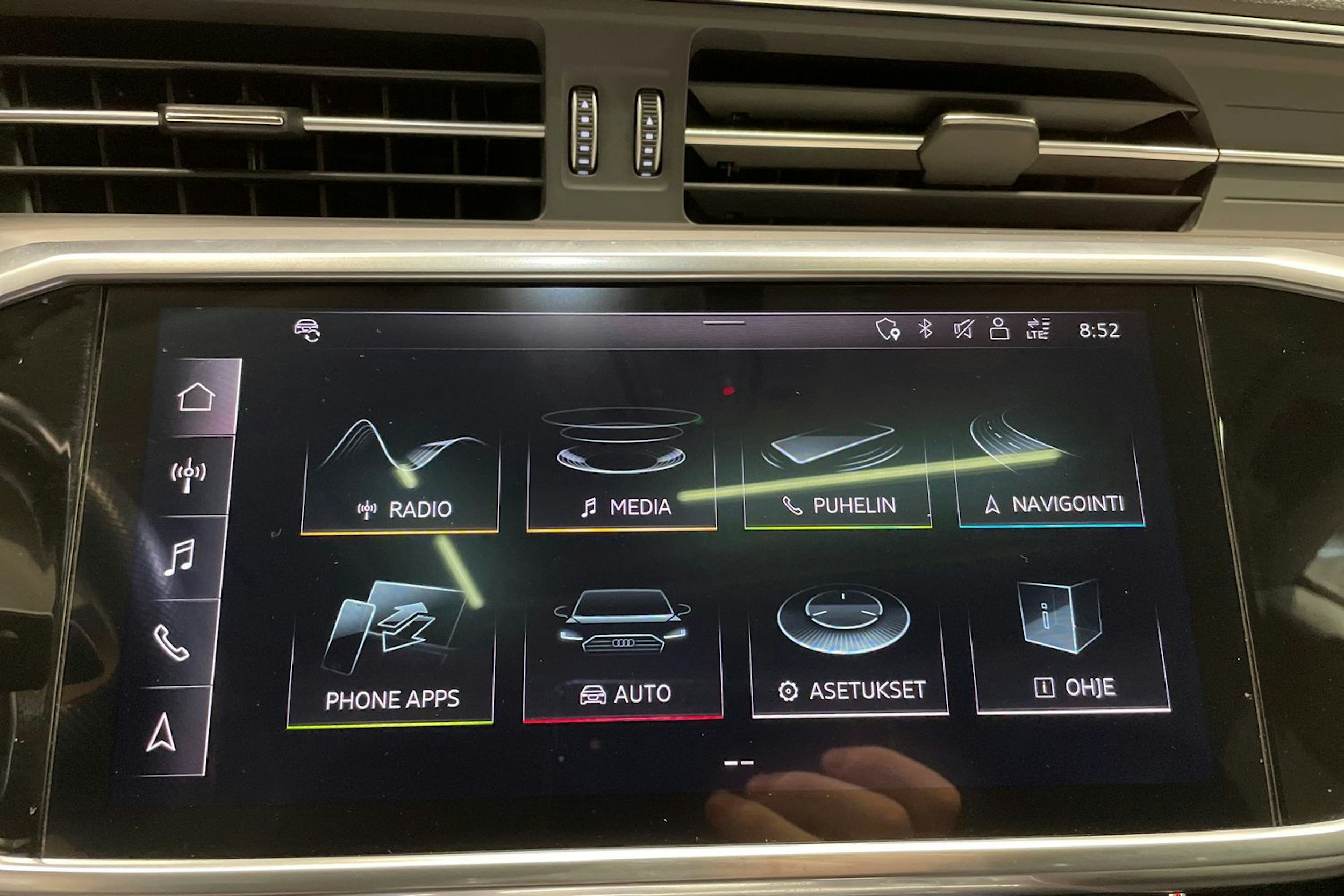 valkoinen Audi A7 2020 kuva 19.