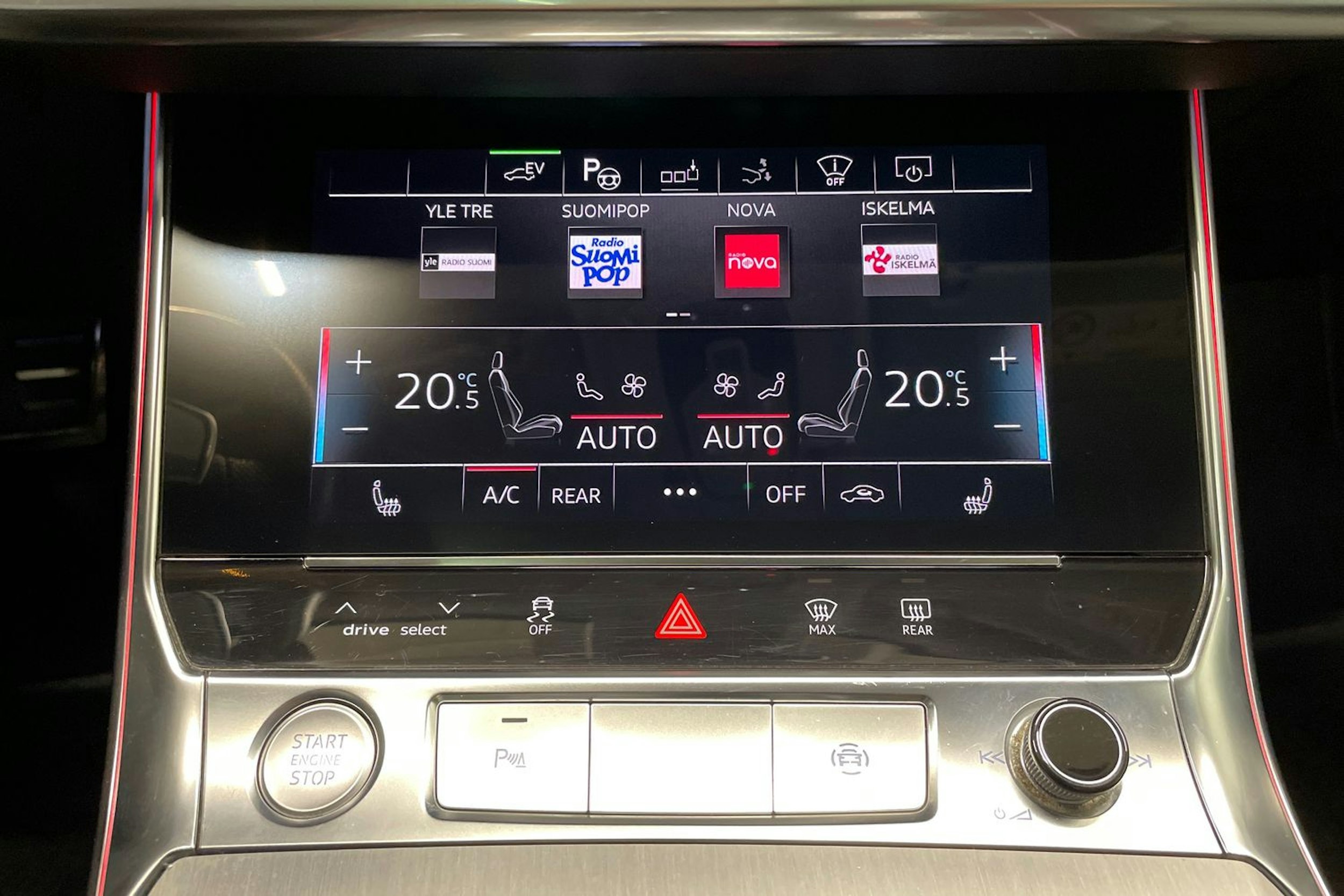 valkoinen Audi A7 2020 kuva 25.
