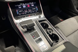 valkoinen Audi A7 2020 kuva 26.