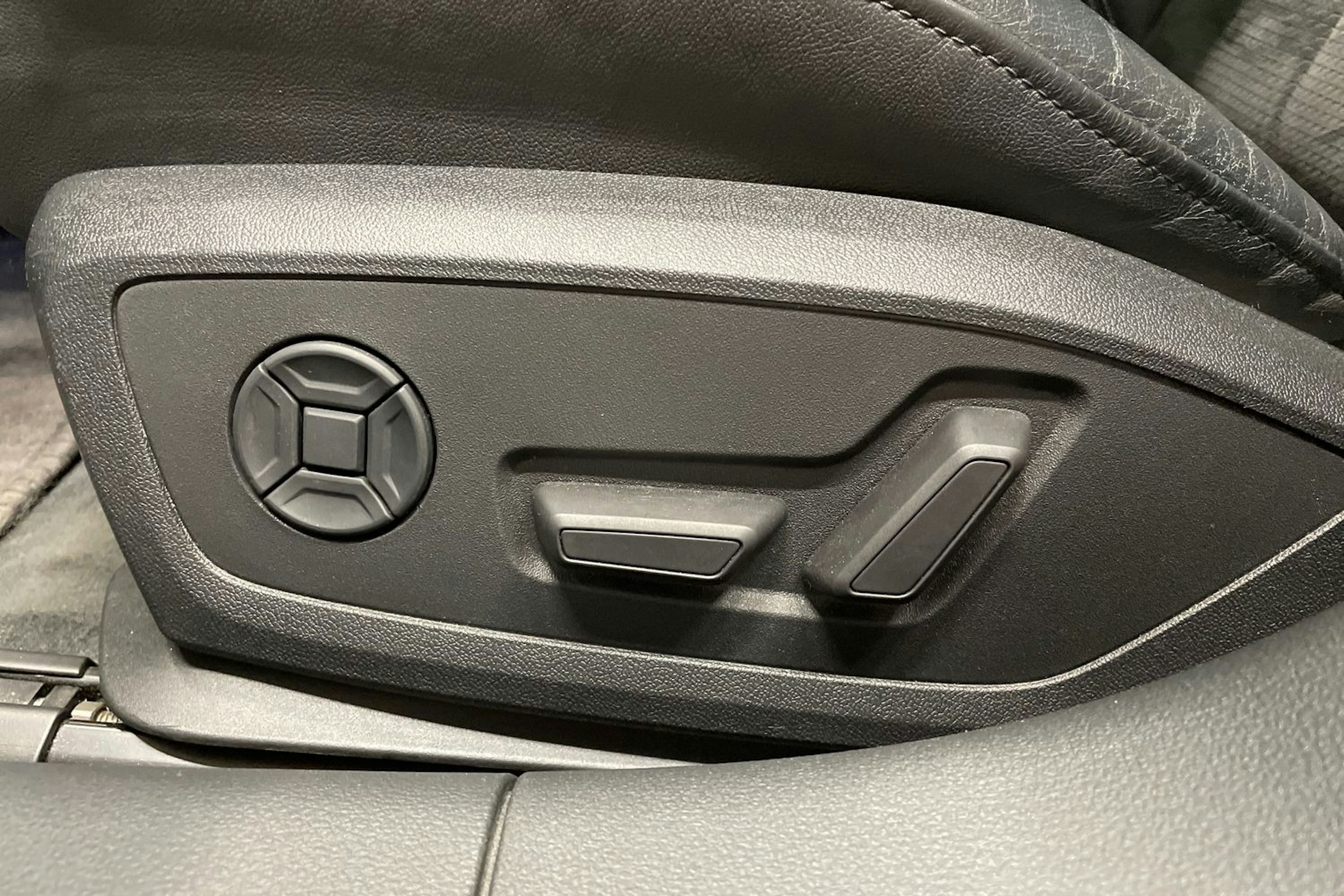 valkoinen Audi A7 2020 kuva 34.