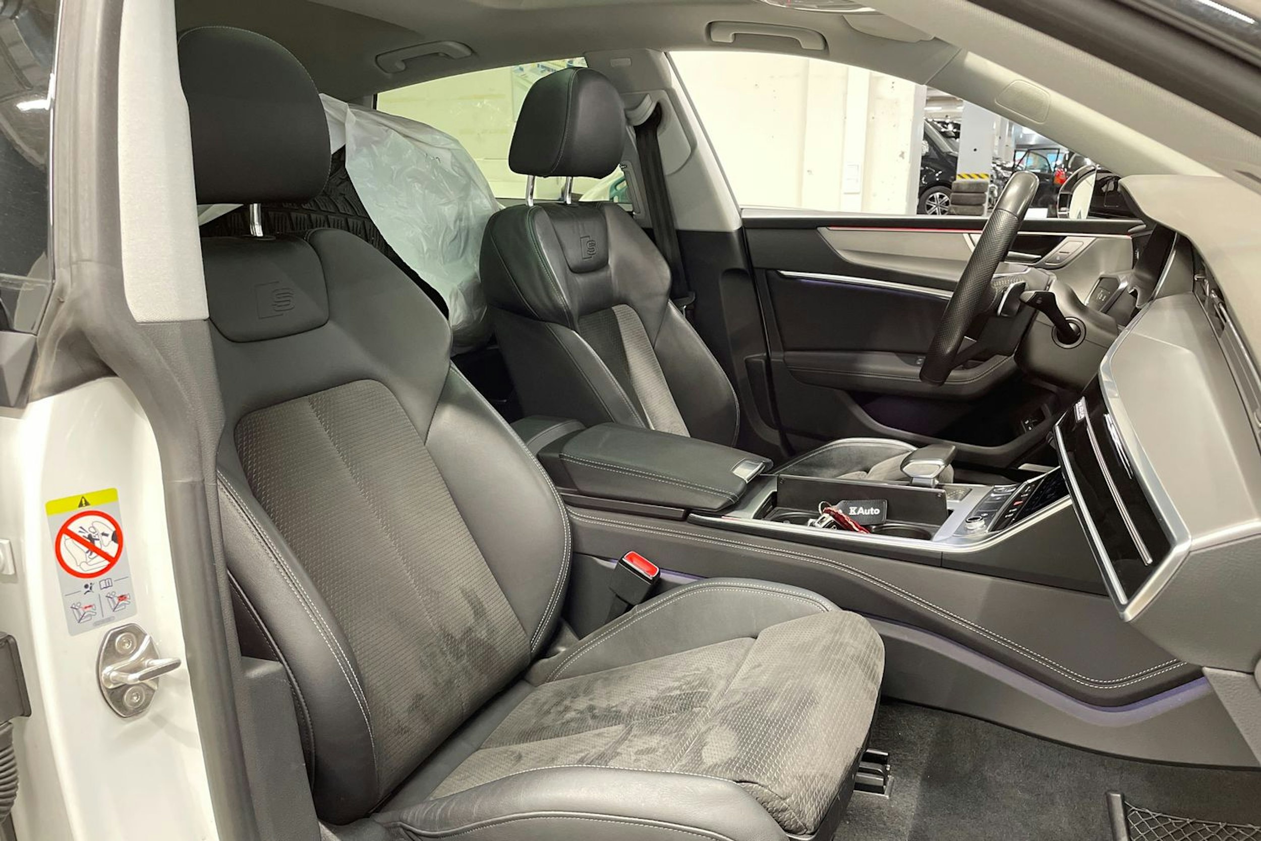 valkoinen Audi A7 2020 kuva 35.