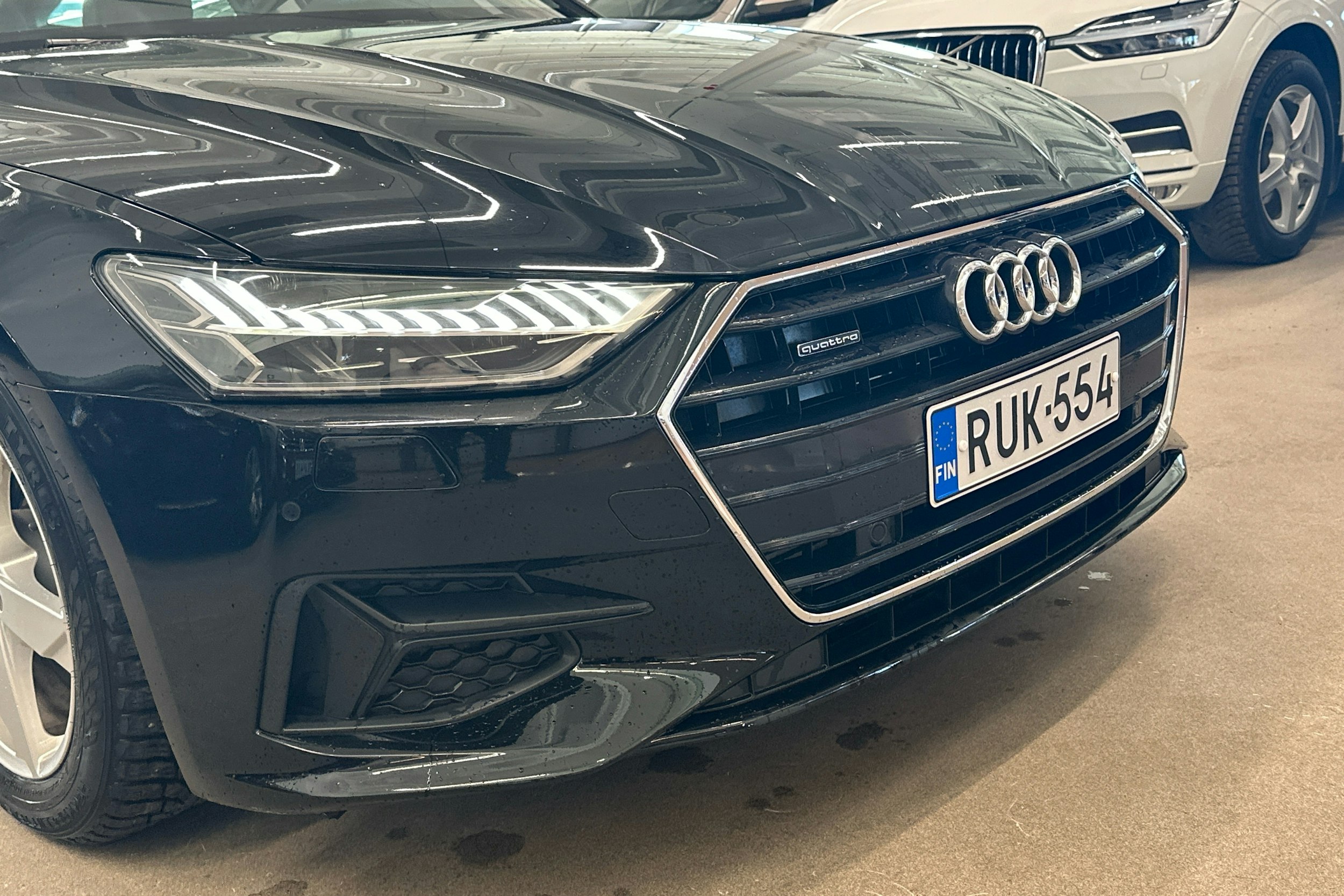 musta Audi A7 2020 kuva 15.