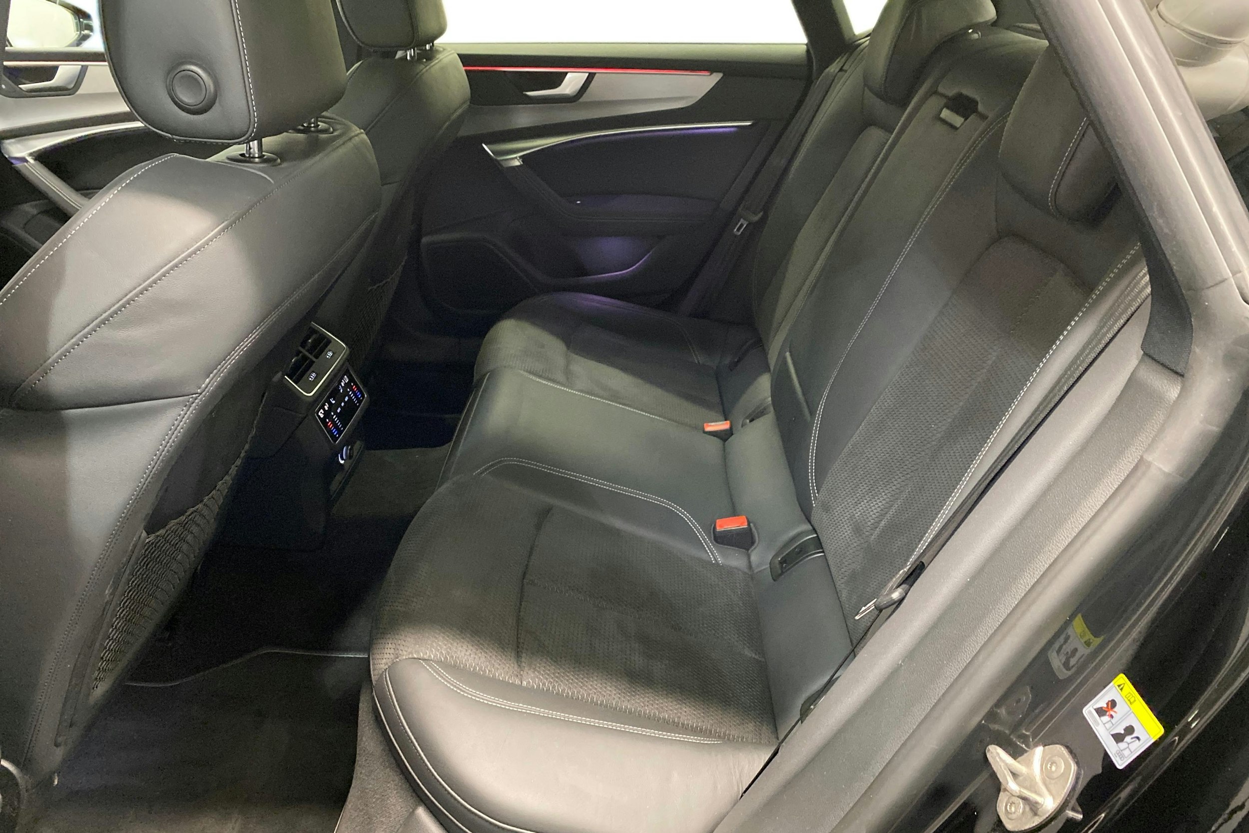 musta Audi A7 2020 kuva 10.