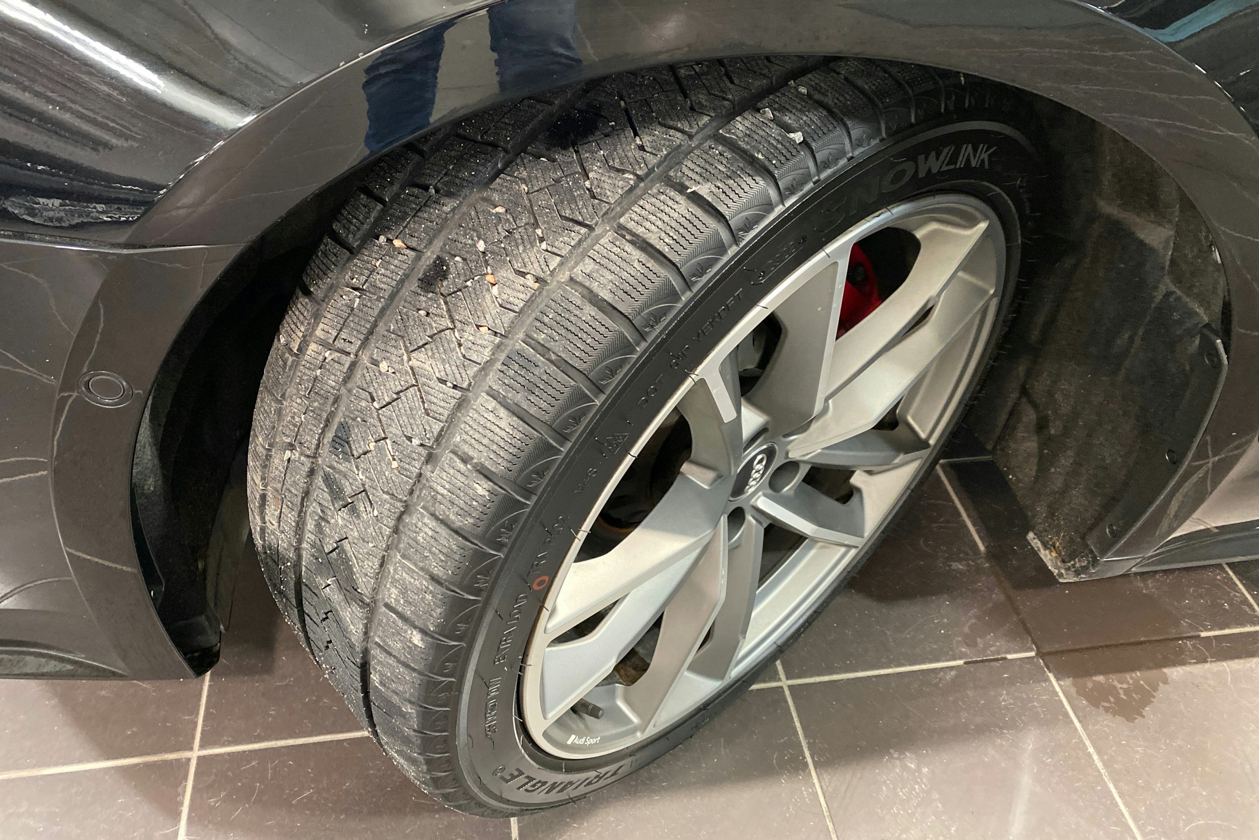 musta Audi A7 2020 kuva 13.