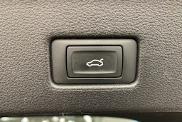 musta Audi A7 2020 kuva 16.