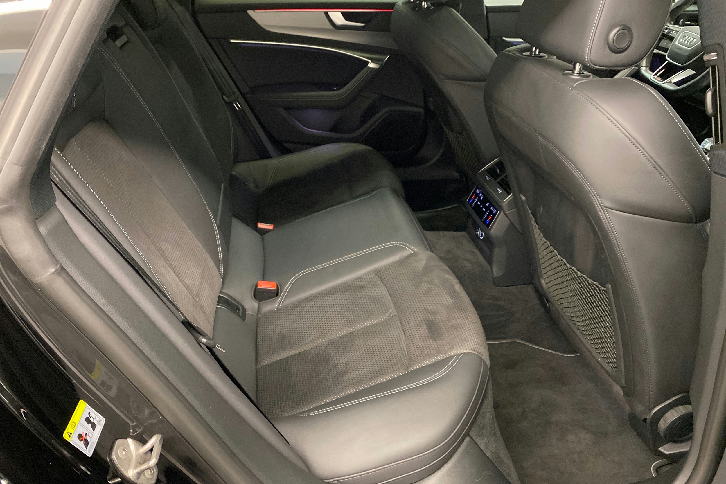 musta Audi A7 2020 kuva 17.