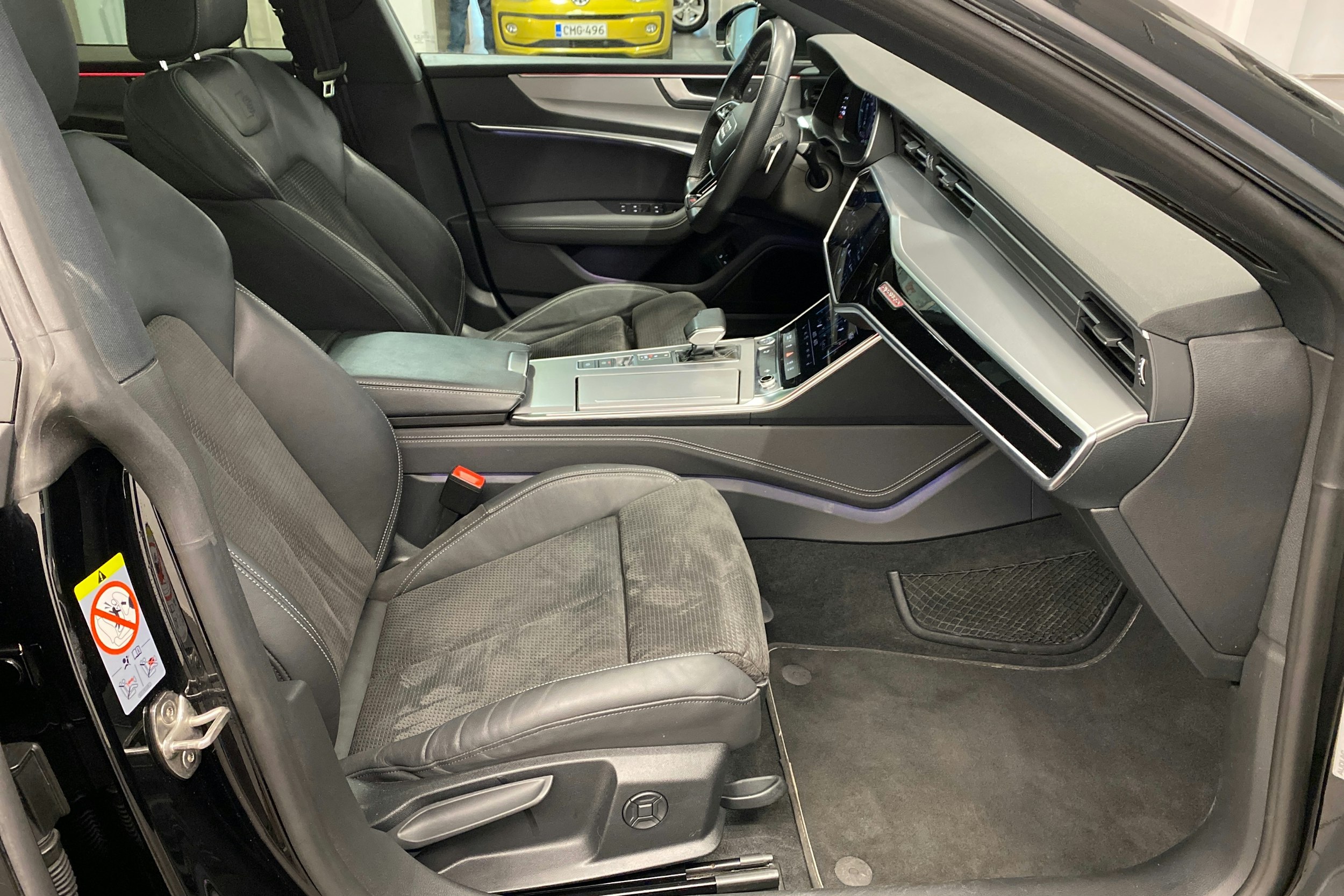 musta Audi A7 2020 kuva 18.