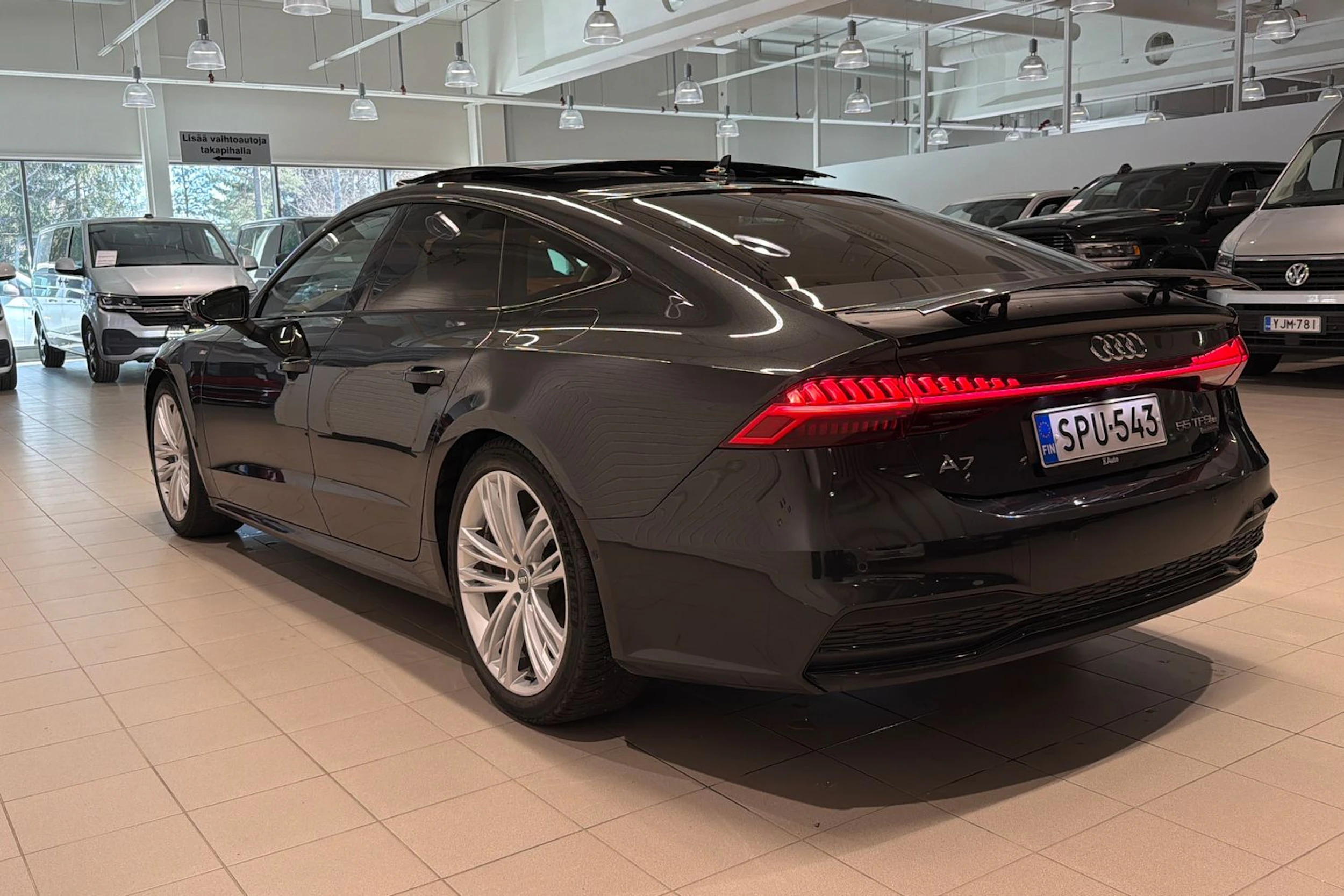 musta Audi A7 2020 kuva 29.