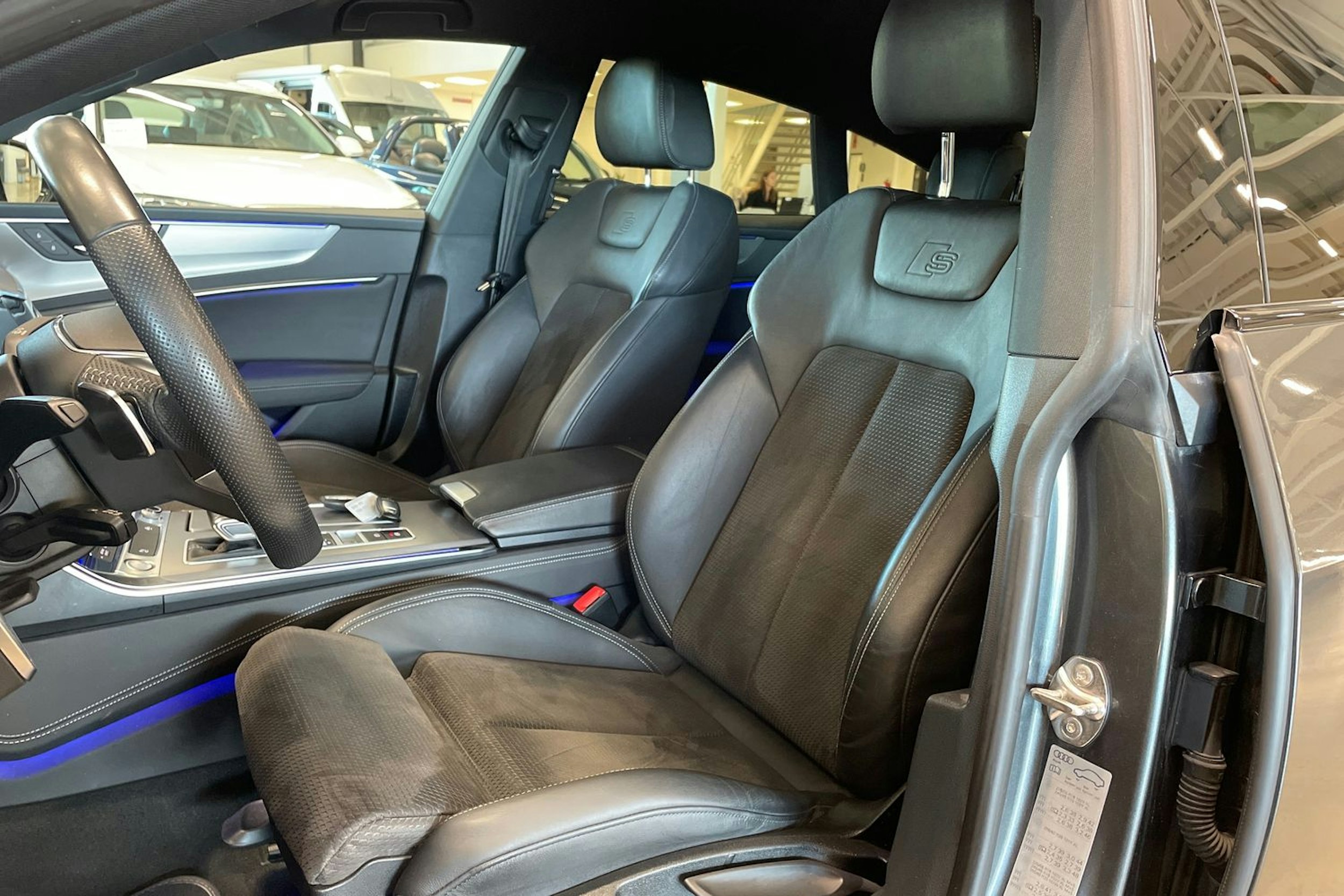 harmaa Audi A7 2020 kuva 14.