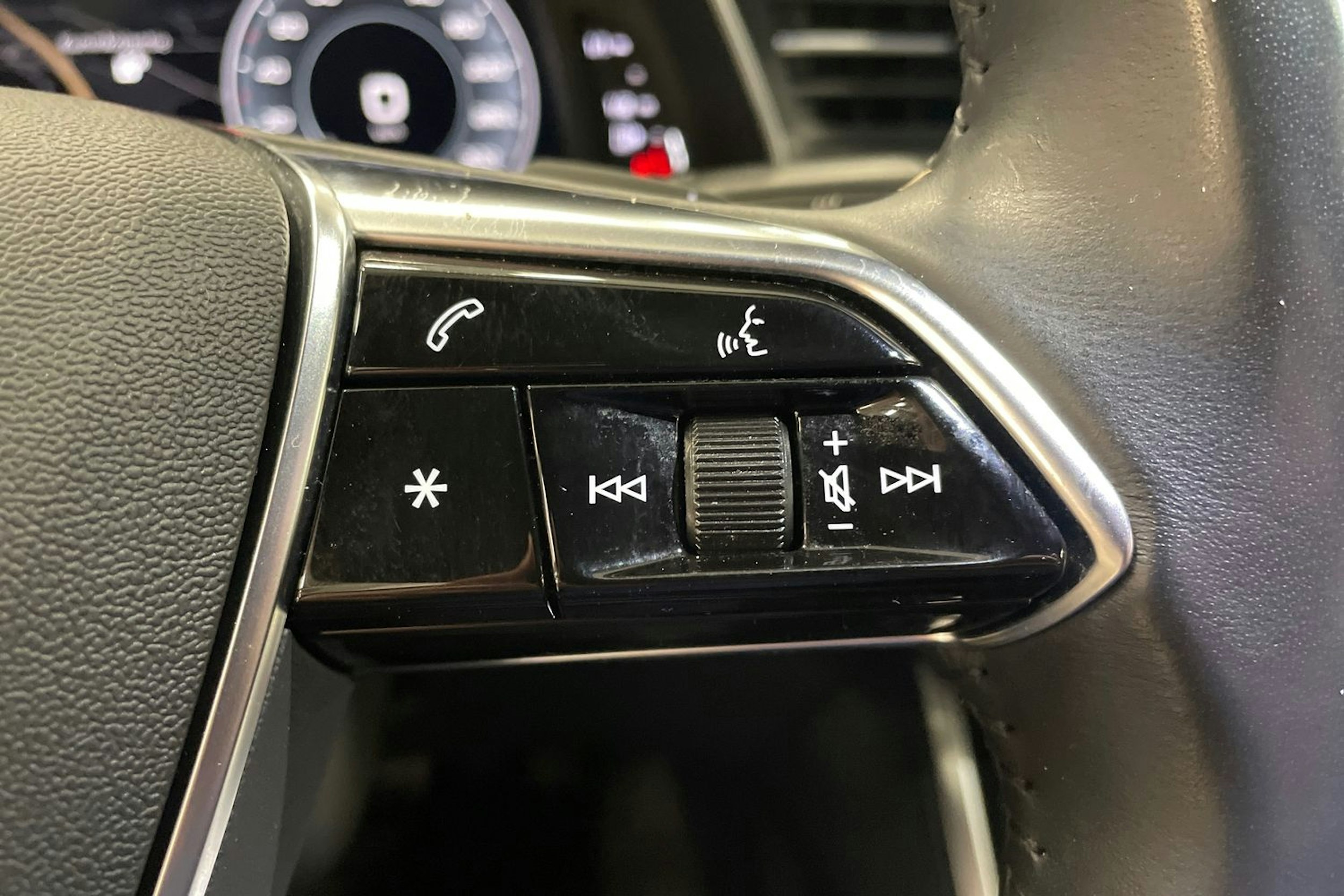 musta Audi A7 2020 kuva 16.