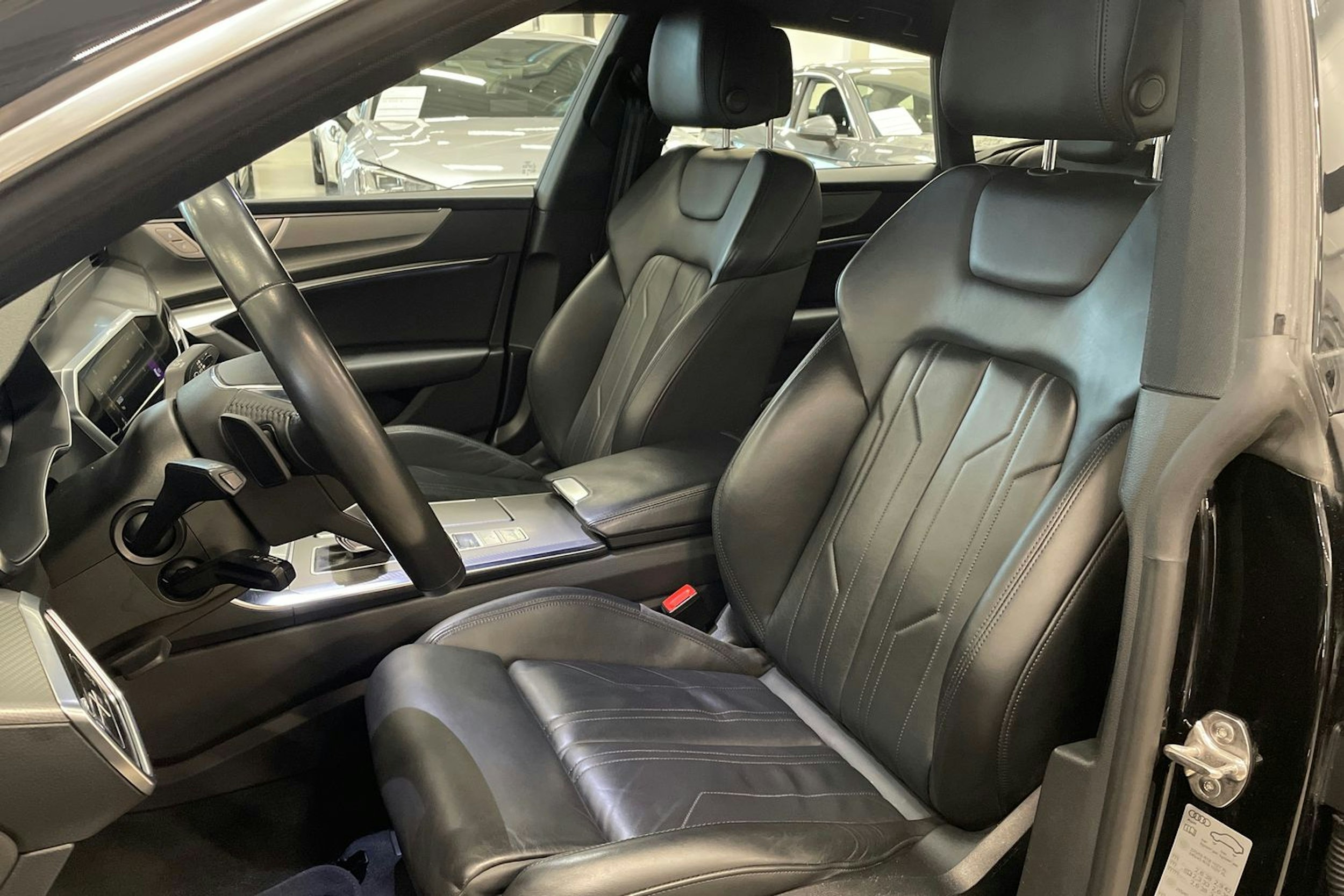 musta Audi A7 2020 kuva 18.