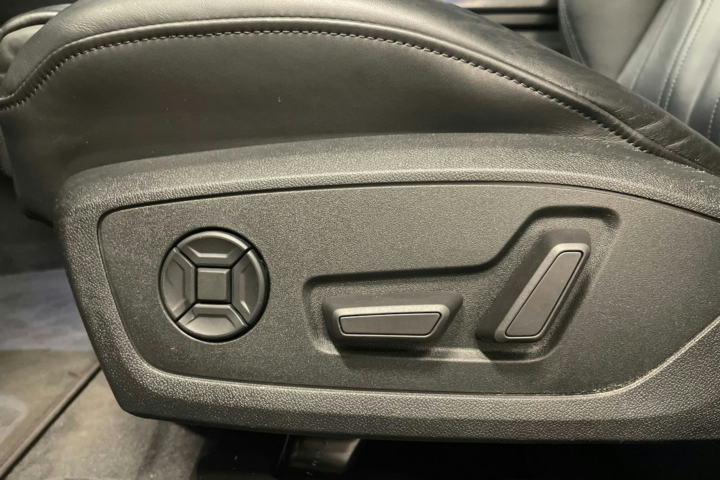 musta Audi A7 2020 kuva 19.