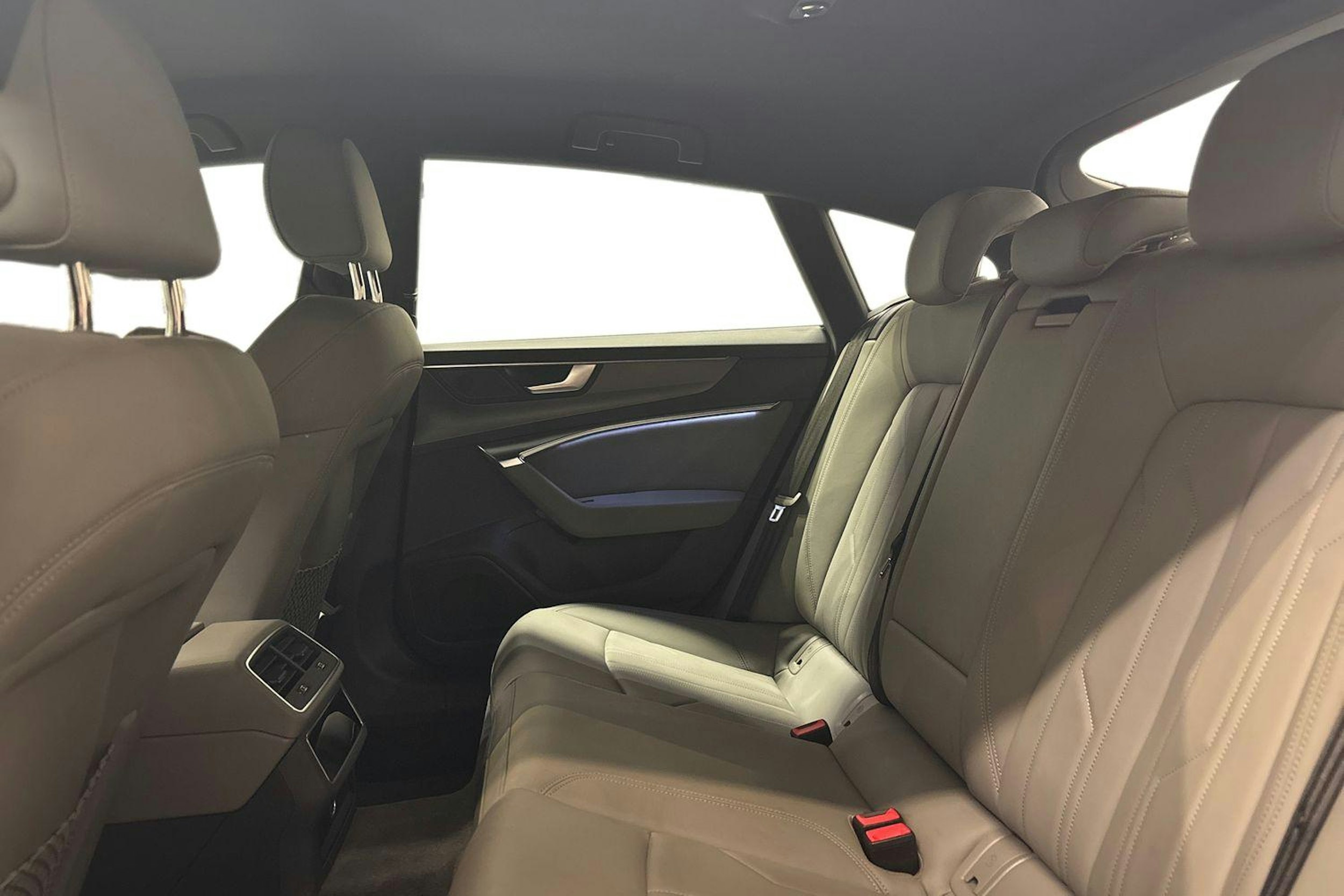 sininen Audi A7 2020 kuva 8.