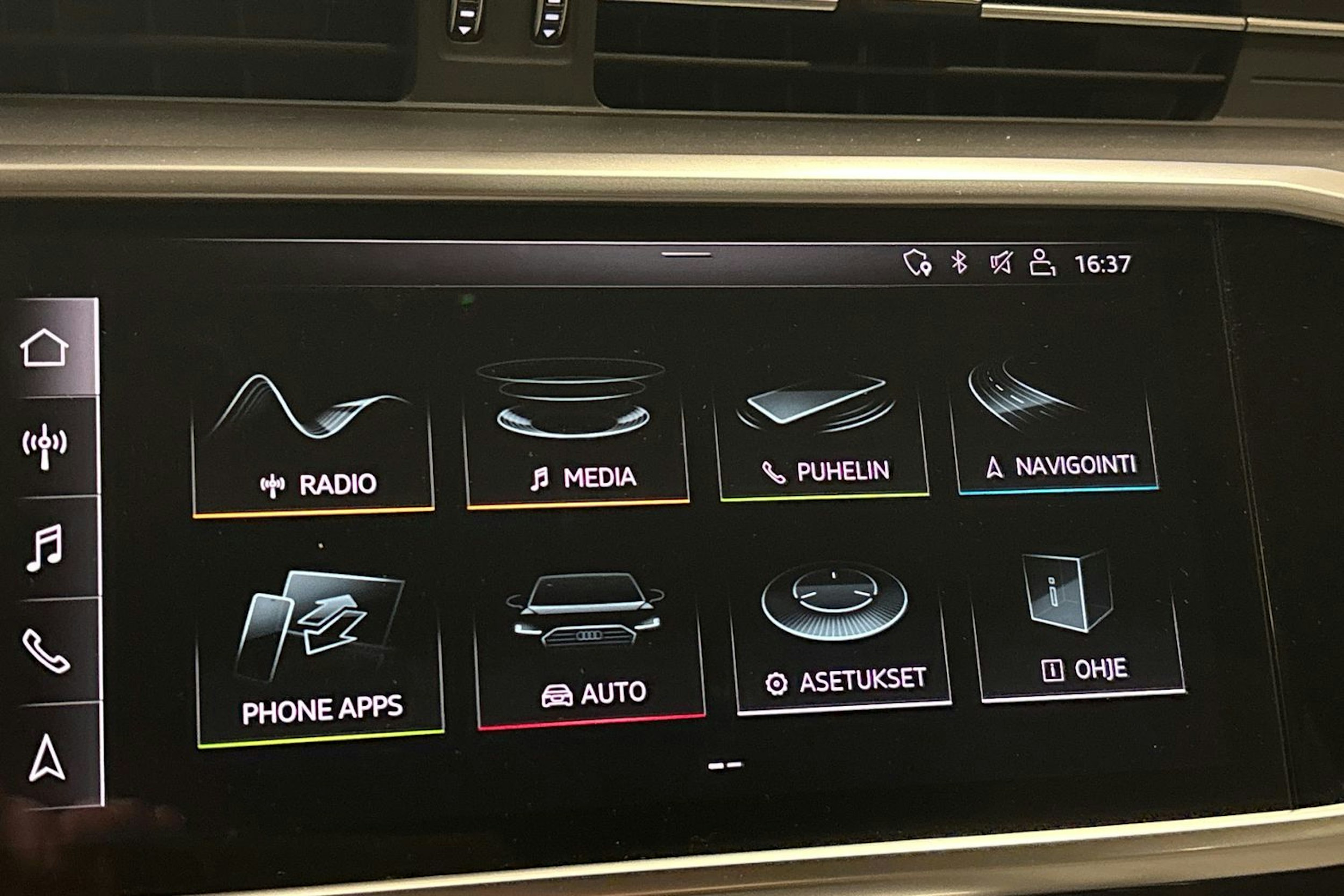 sininen Audi A7 2020 kuva 20.